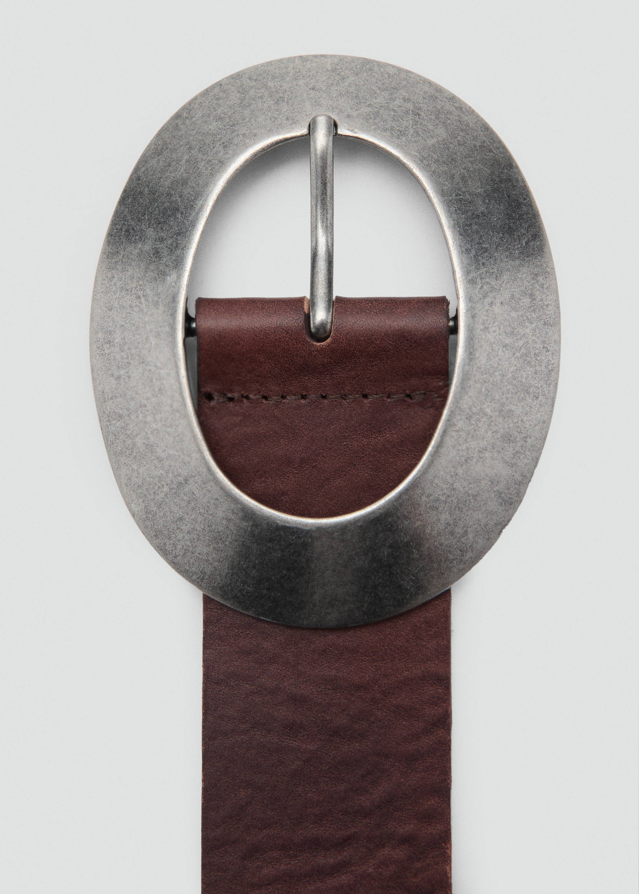 Rounded buckle leather belt - Details of the article 1