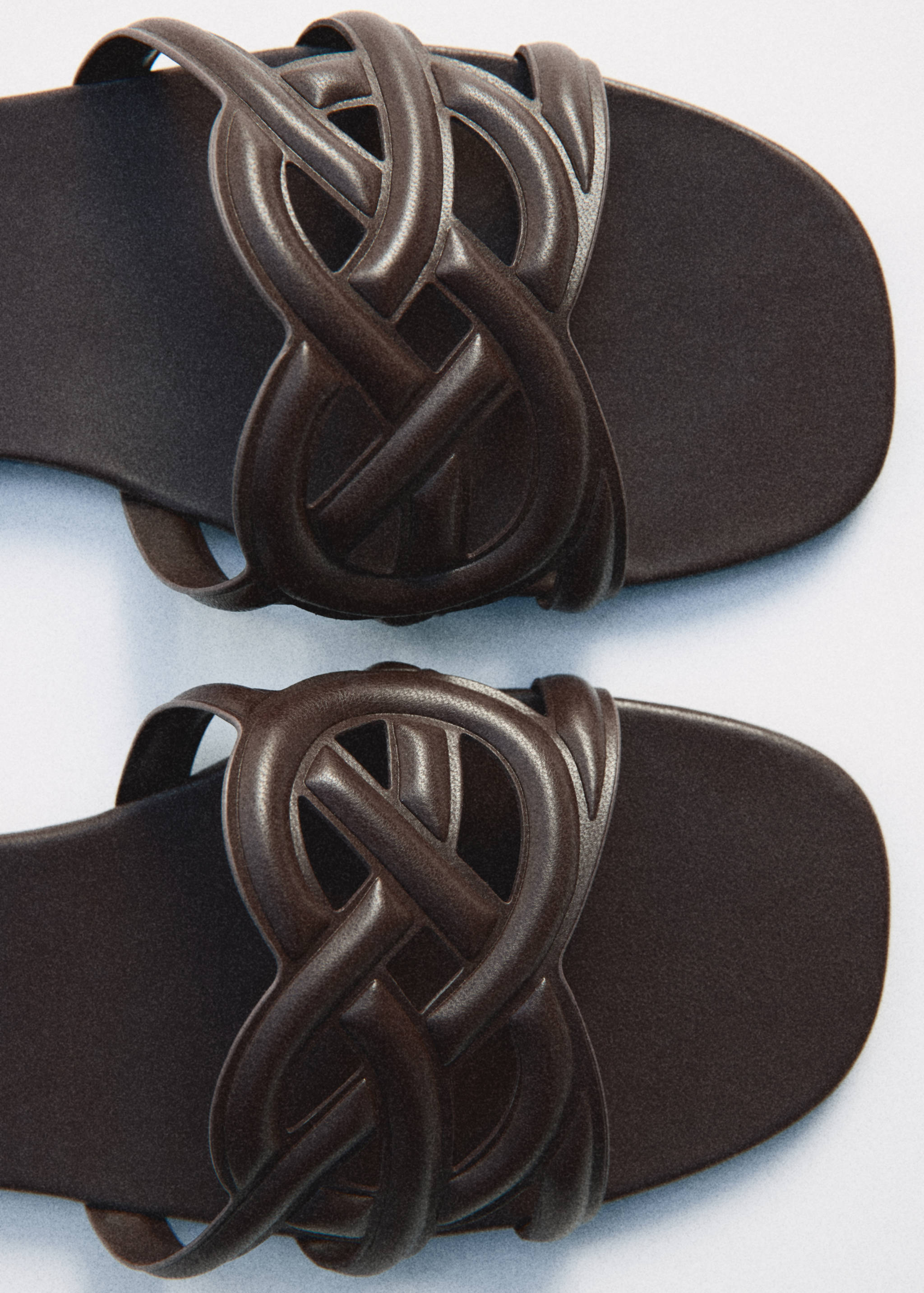 Cross-strap sandals - Details of the article 6
