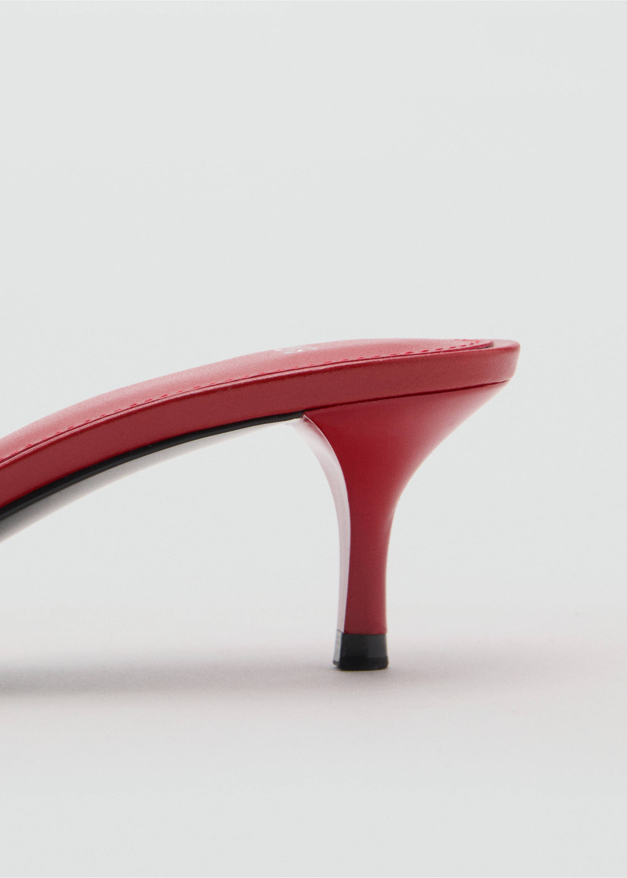 Bow heel sandals - Details of the article 1, Red. Ref: 17011159-00.