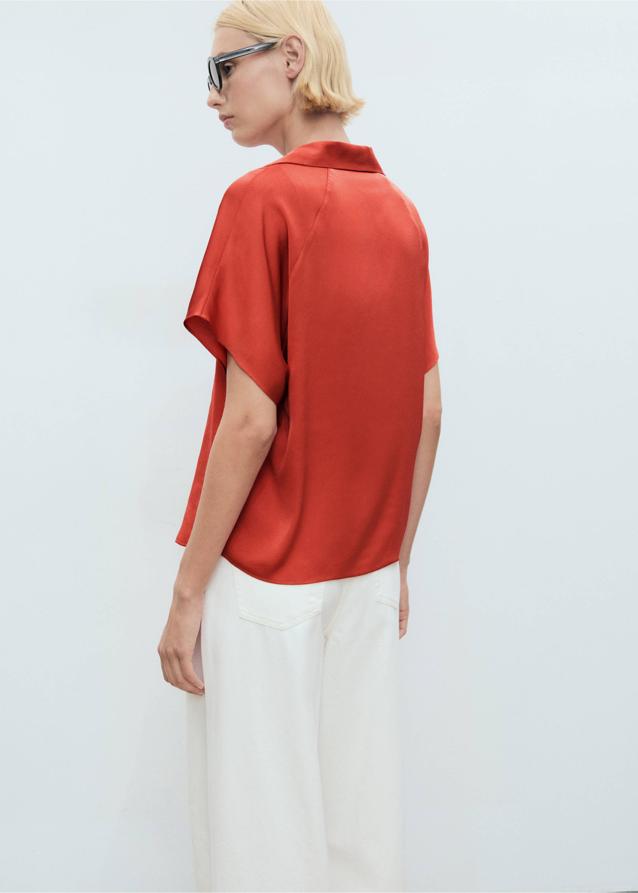Short sleeve fluid shirt - Reverse of the article, Red. Ref: 17011160-00.