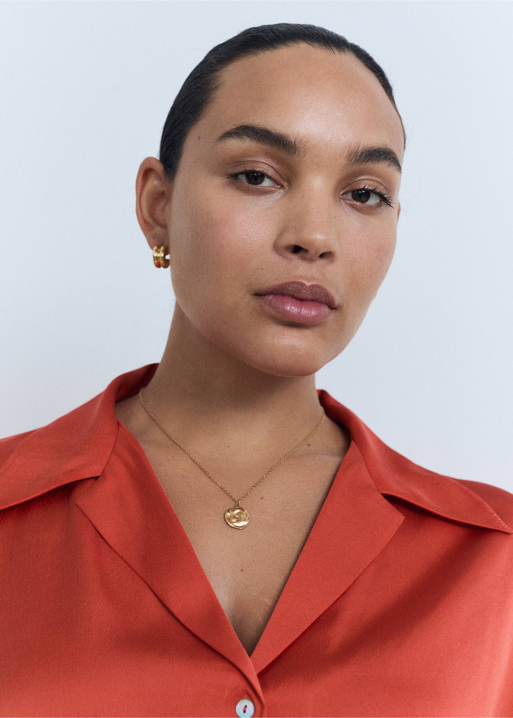 Short sleeve fluid shirt - Details of the article 4, Red. Ref: 17011160-00.