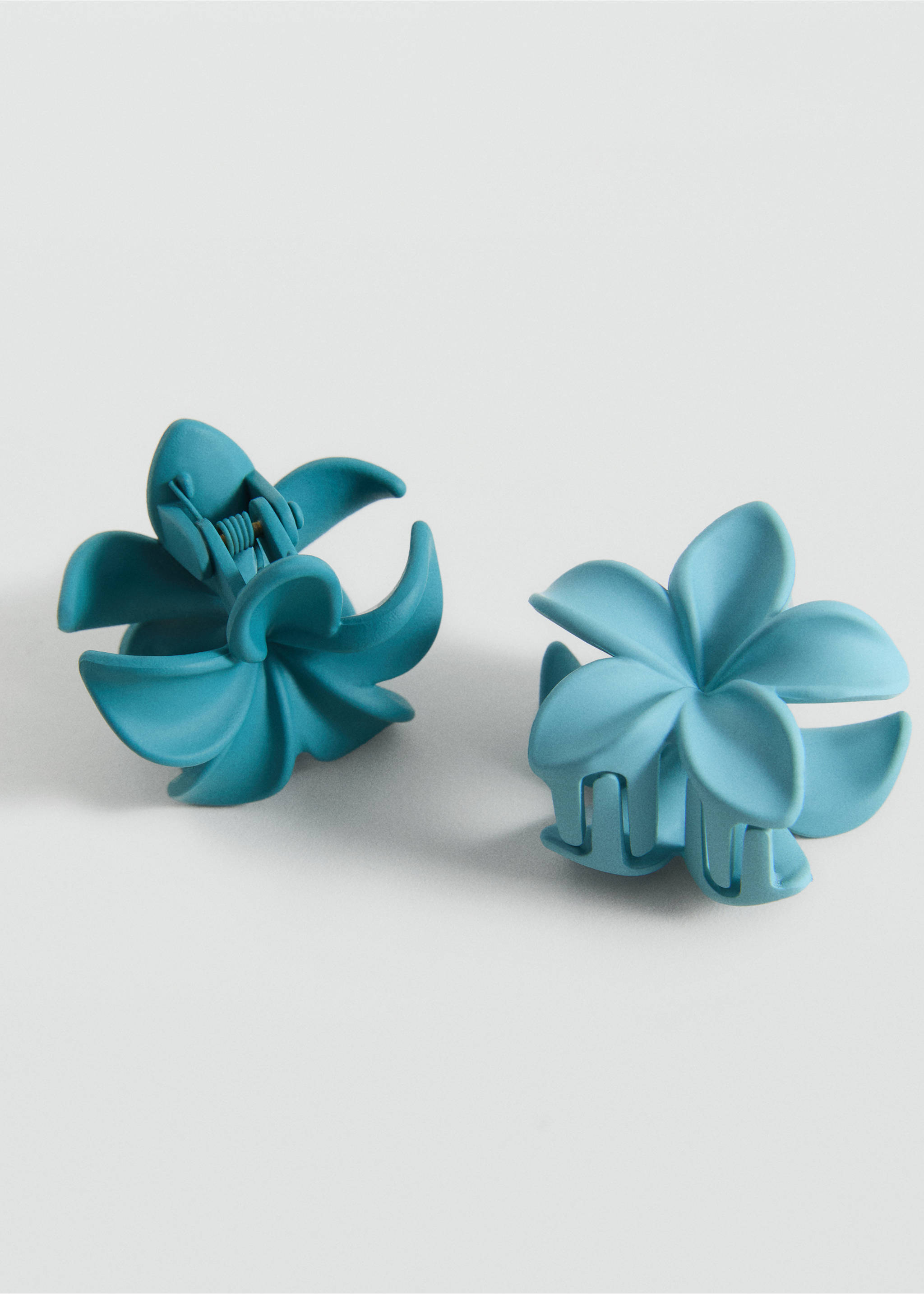 Blumen-Haarclip - Mittlere Ansicht, Blau. Ref: 17011163-00.