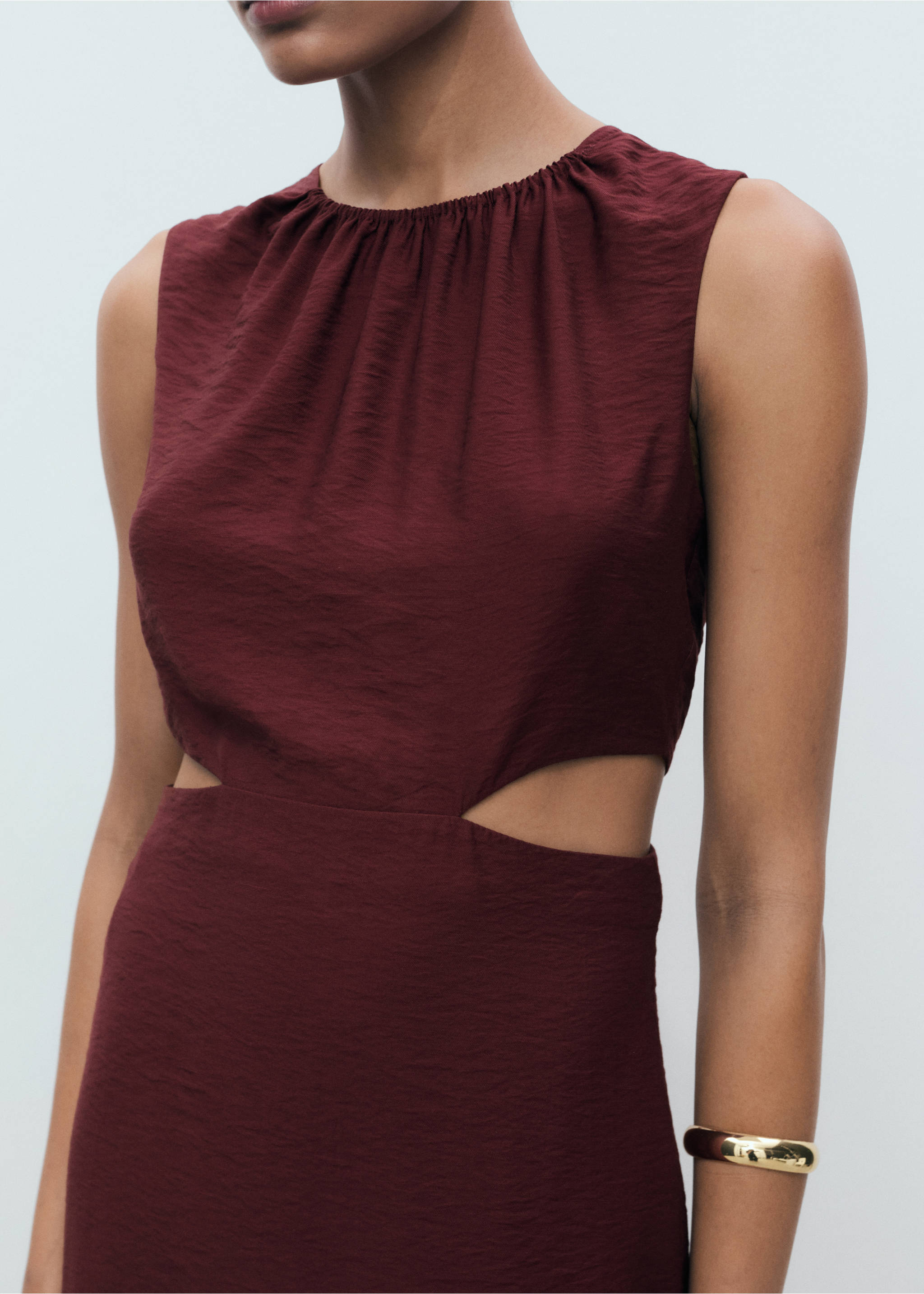 Midi-dress with cut-out - Details of the article 1, Maroon. Ref: 17011166-00.