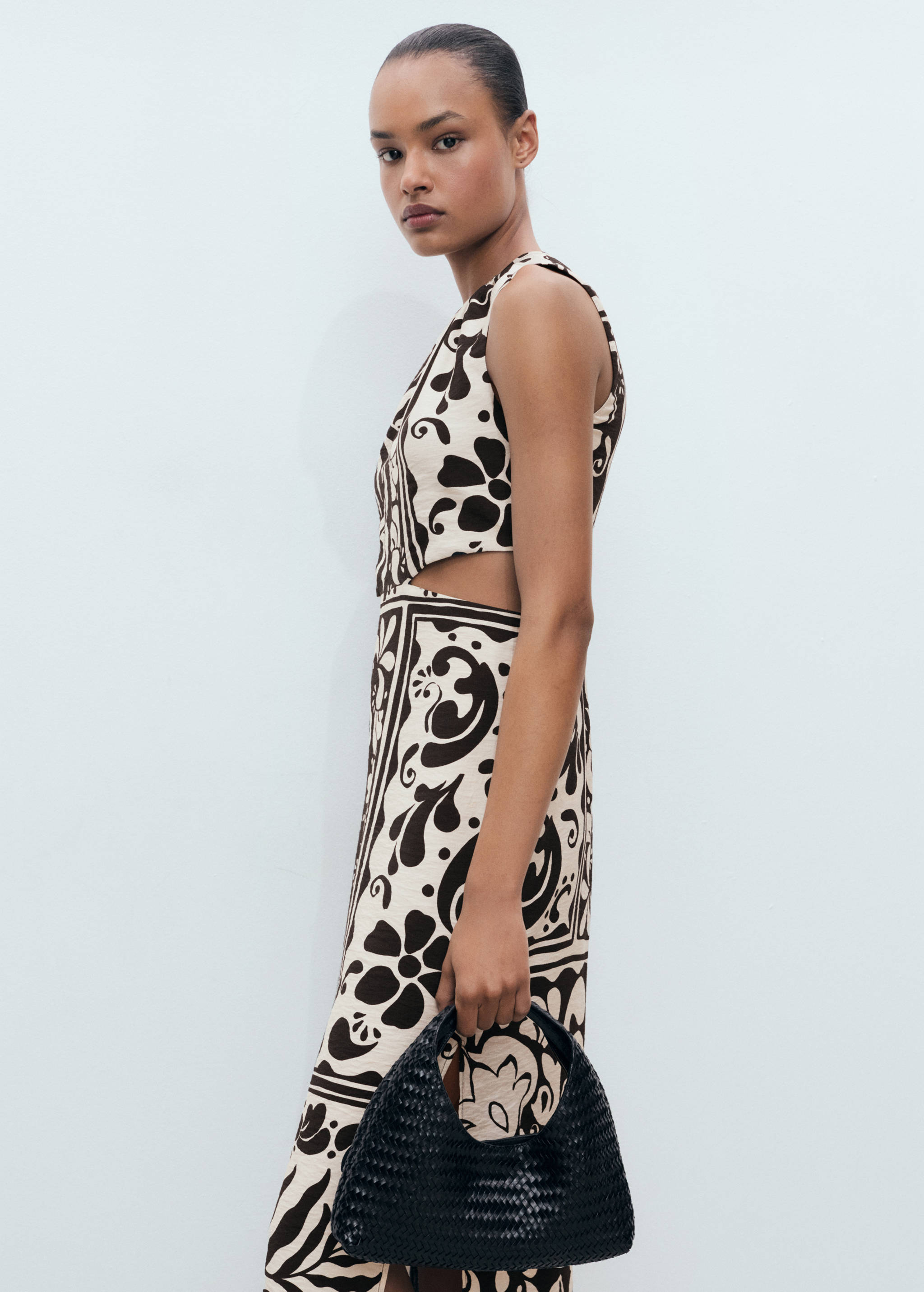 Midi-dress with cut-out - Details of the article 2