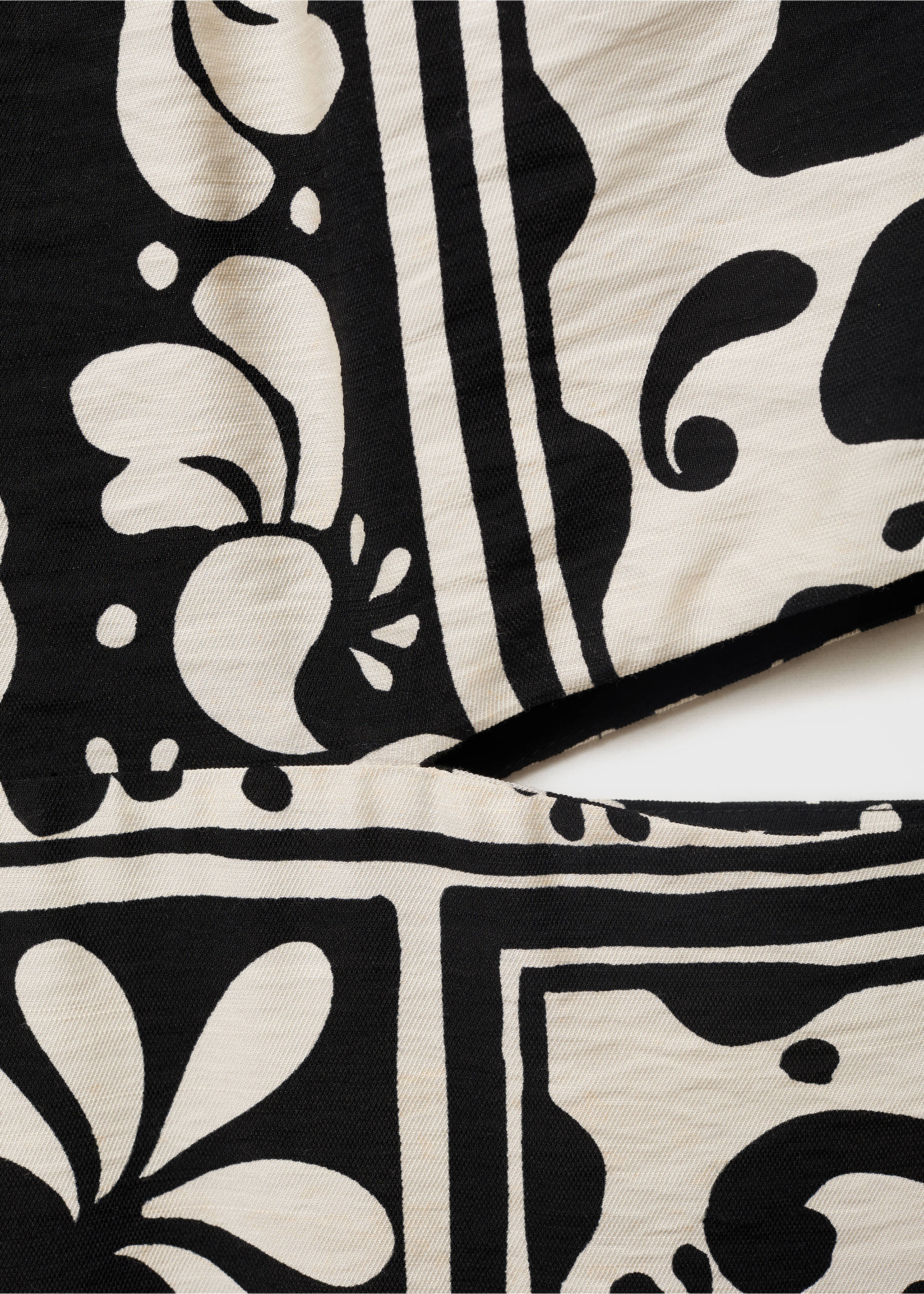 Midi-dress with cut-out - Details of the article 8, Black. Ref: 17011166-00.