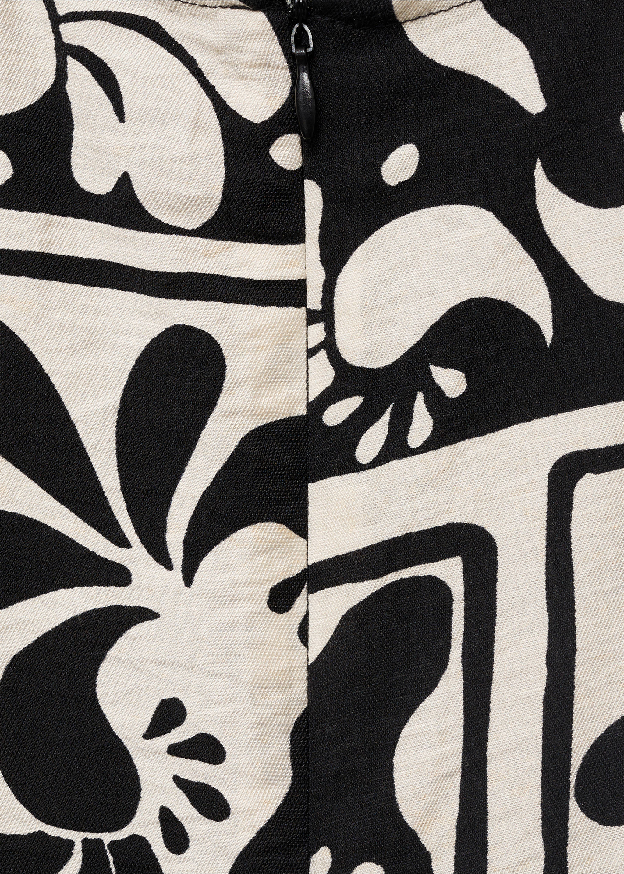 Midi-dress with cut-out - Details of the article 0, Black. Ref: 17011166-00.