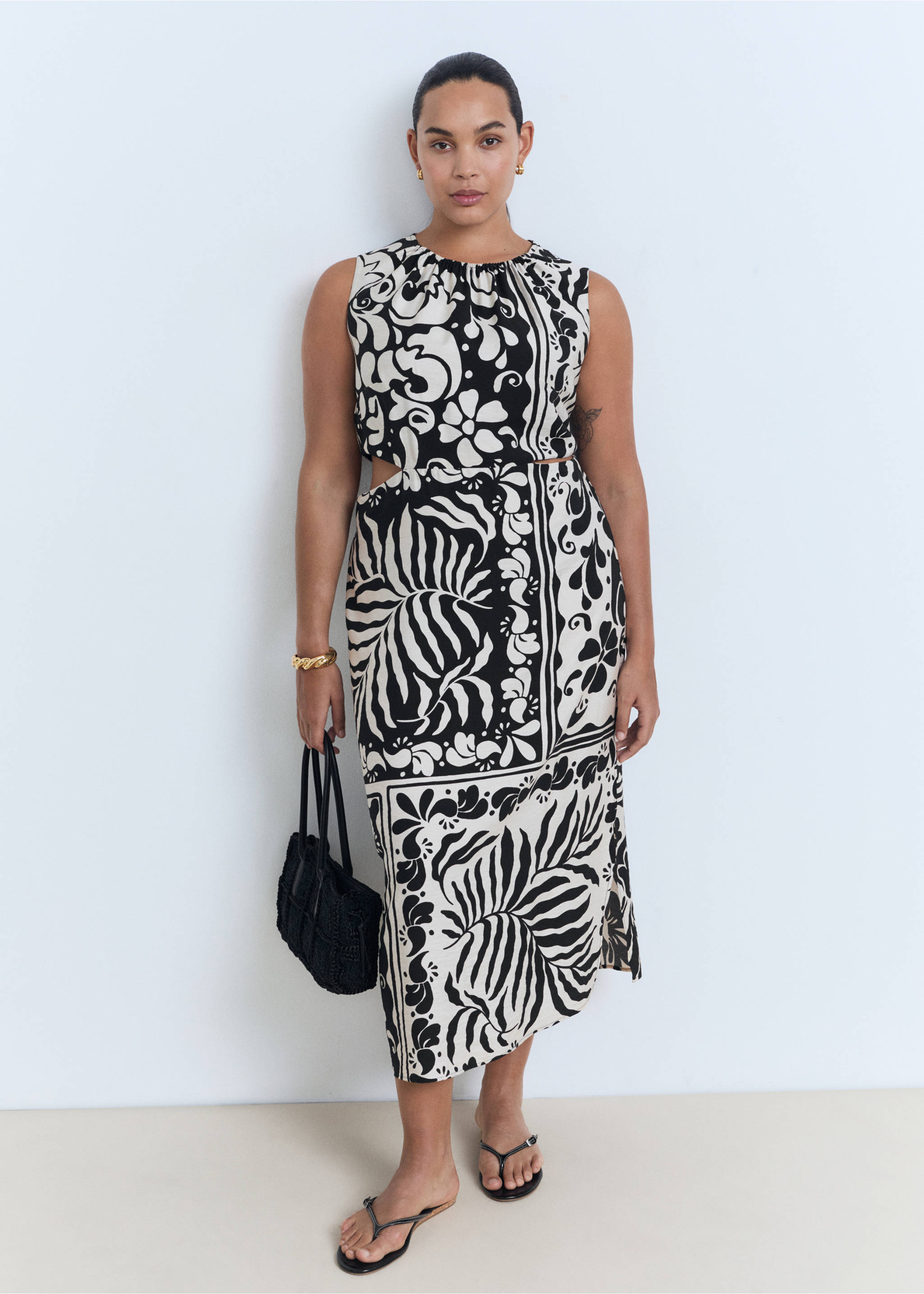 Midi-dress with cut-out - Details of the article 3, Black. Ref: 17011166-00.