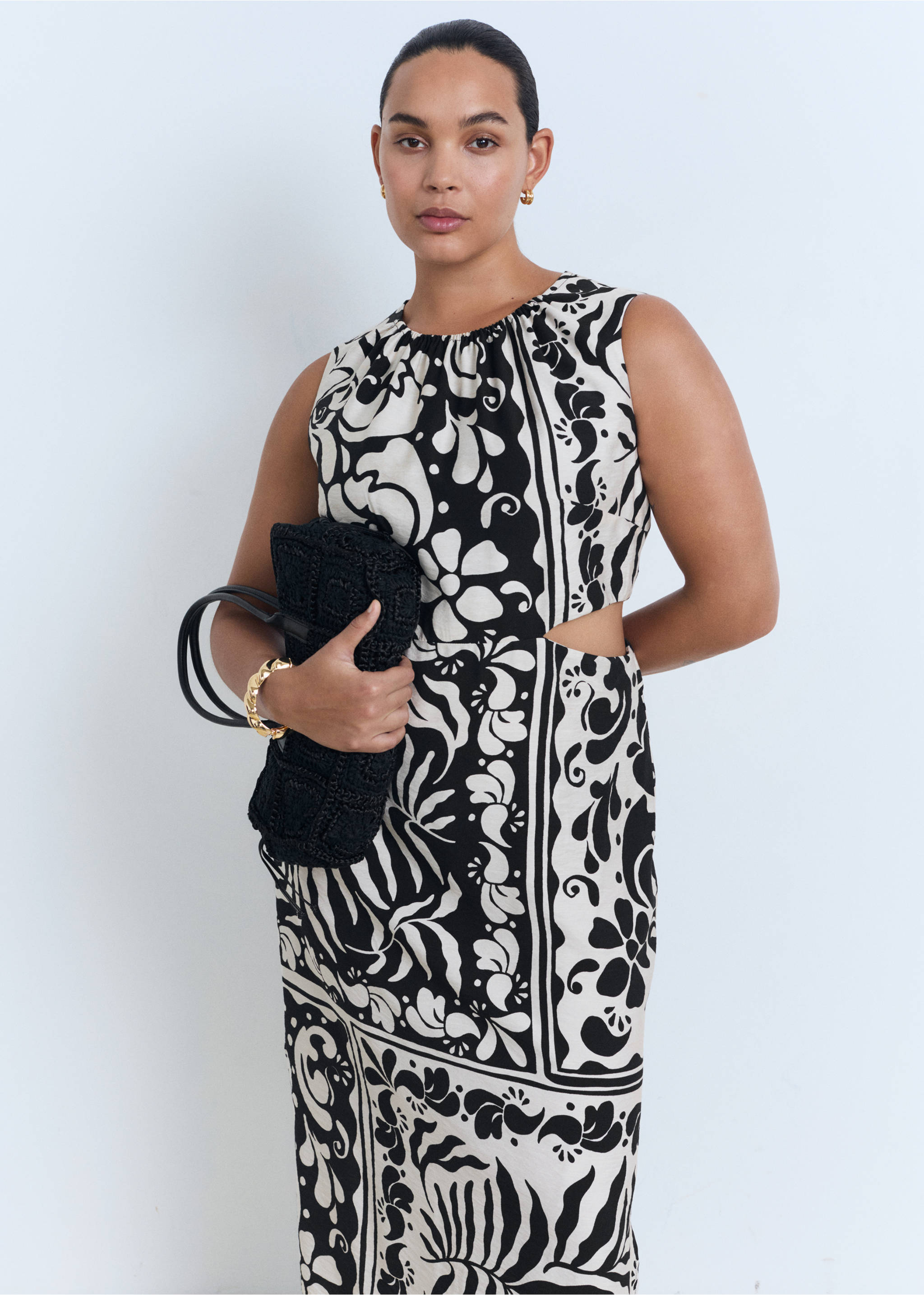 Midi-dress with cut-out - Details of the article 5, Black. Ref: 17011166-00.