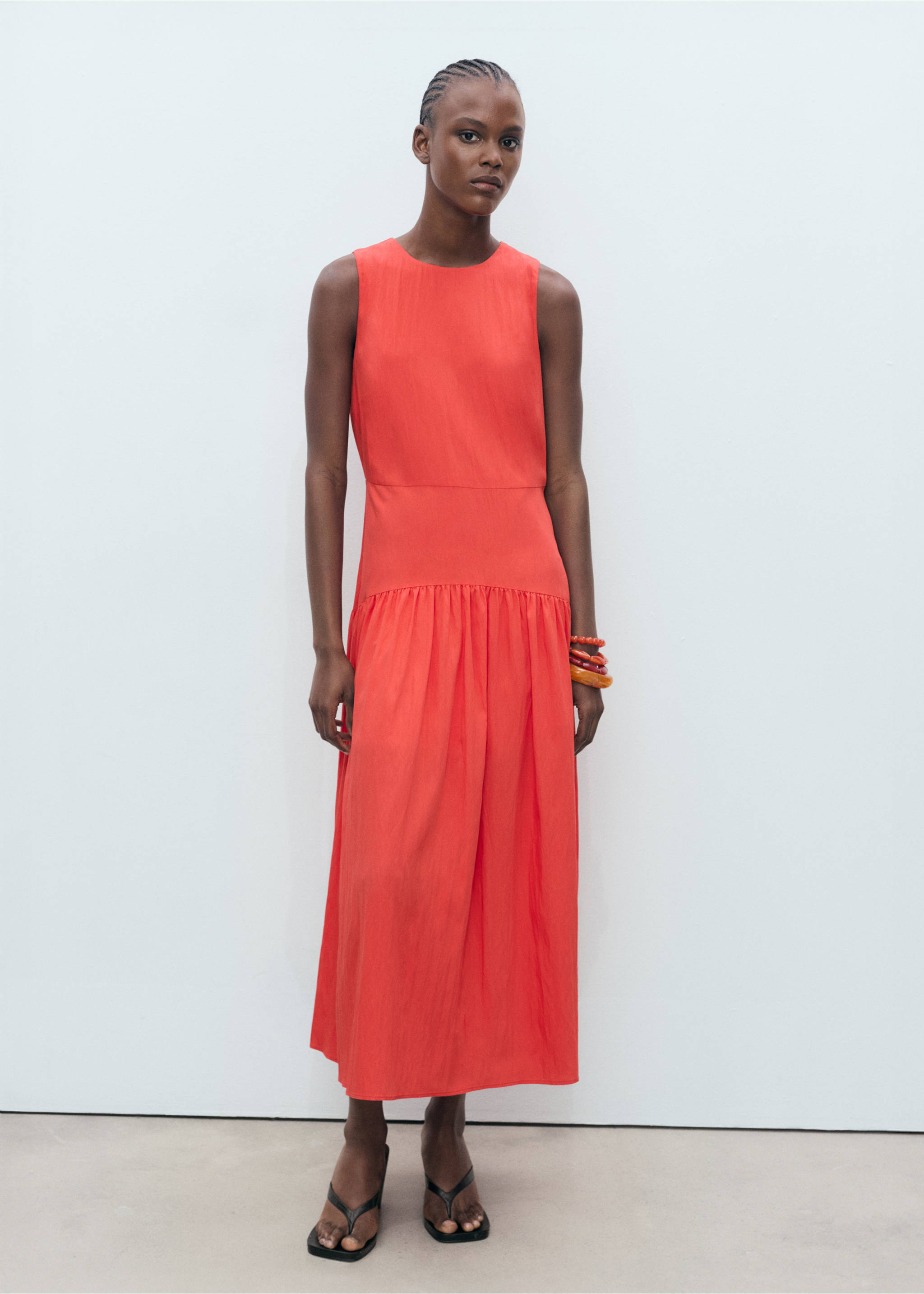 Long dress with gathered hem - General plane, Intense Red. Ref: 17011168-00.