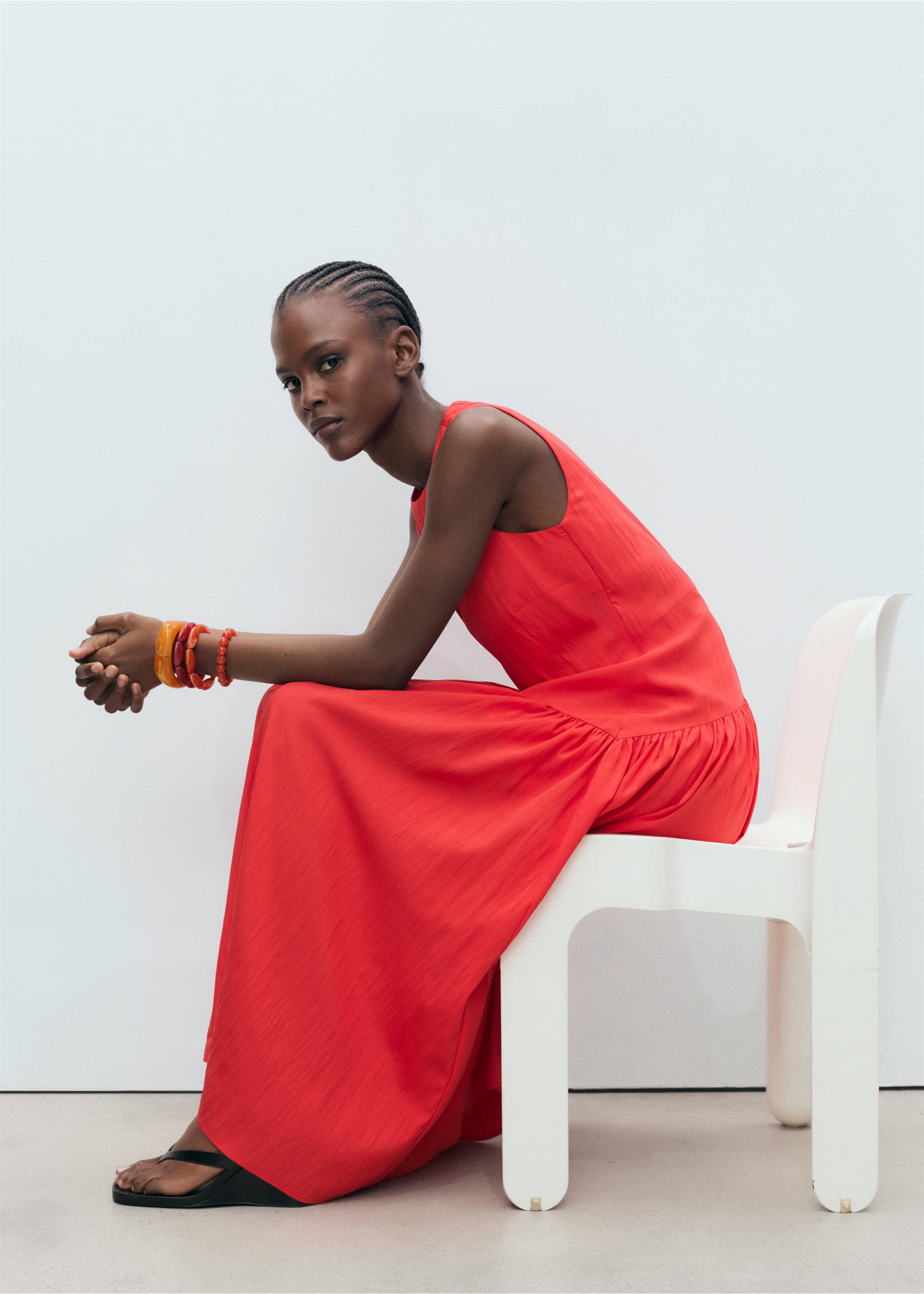 Long dress with gathered hem - Details of the article 2, Intense Red. Ref: 17011168-00.