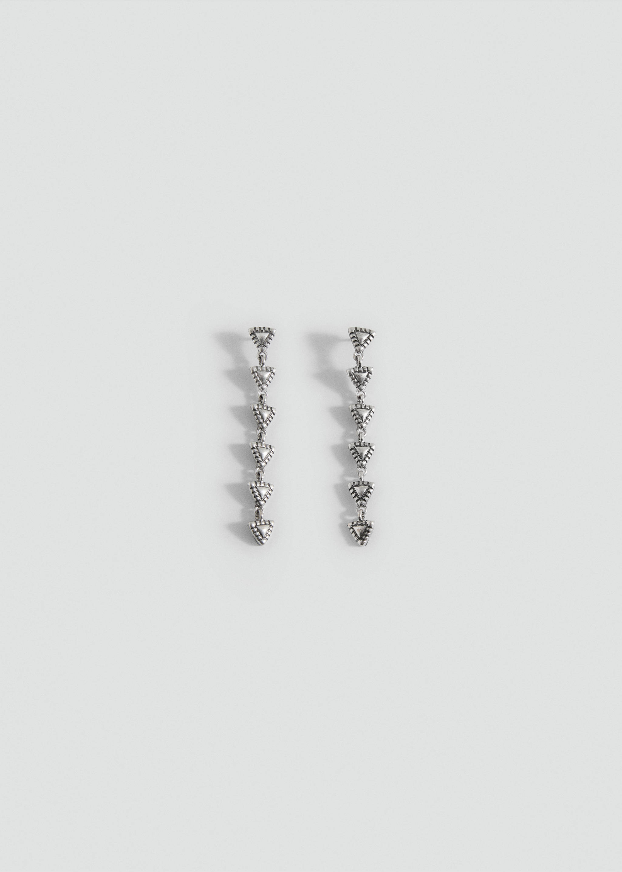 Boucles d'oreilles pendantes géométriques - Article sans modèle, Argent. Ref: 17011179-00.
