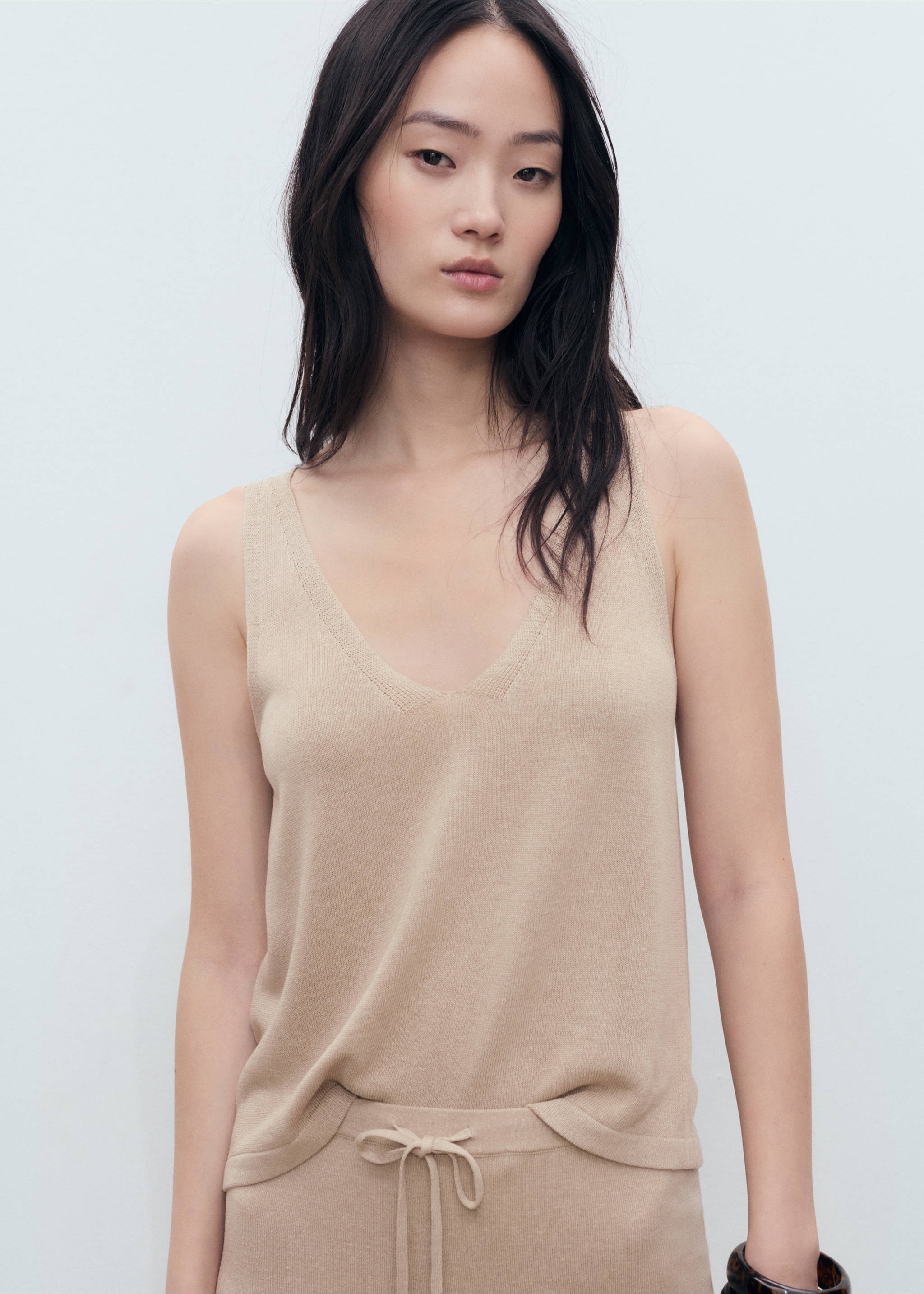 V-neck knit top - Medium plane, Light/Pastel Grey. Ref: 17011220-00.
