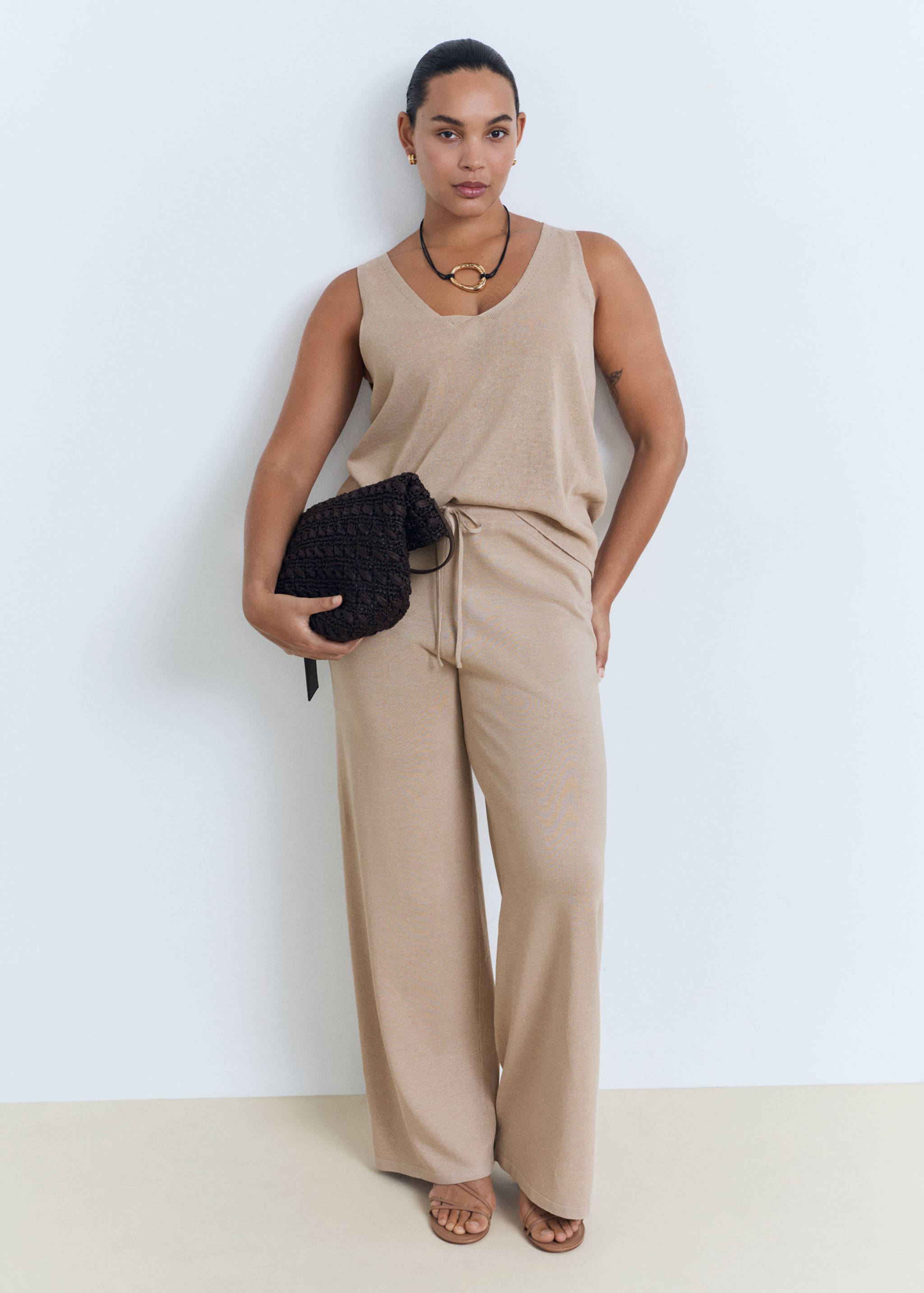 V-neck knit top - Details of the article 3