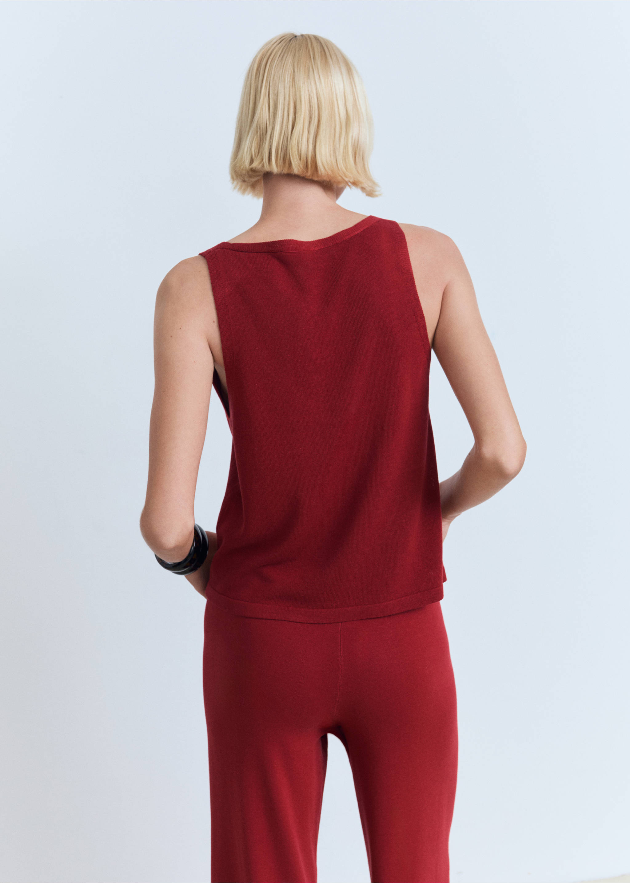 V-neck knit top - Reverse of the article, Red. Ref: 17011220-00.