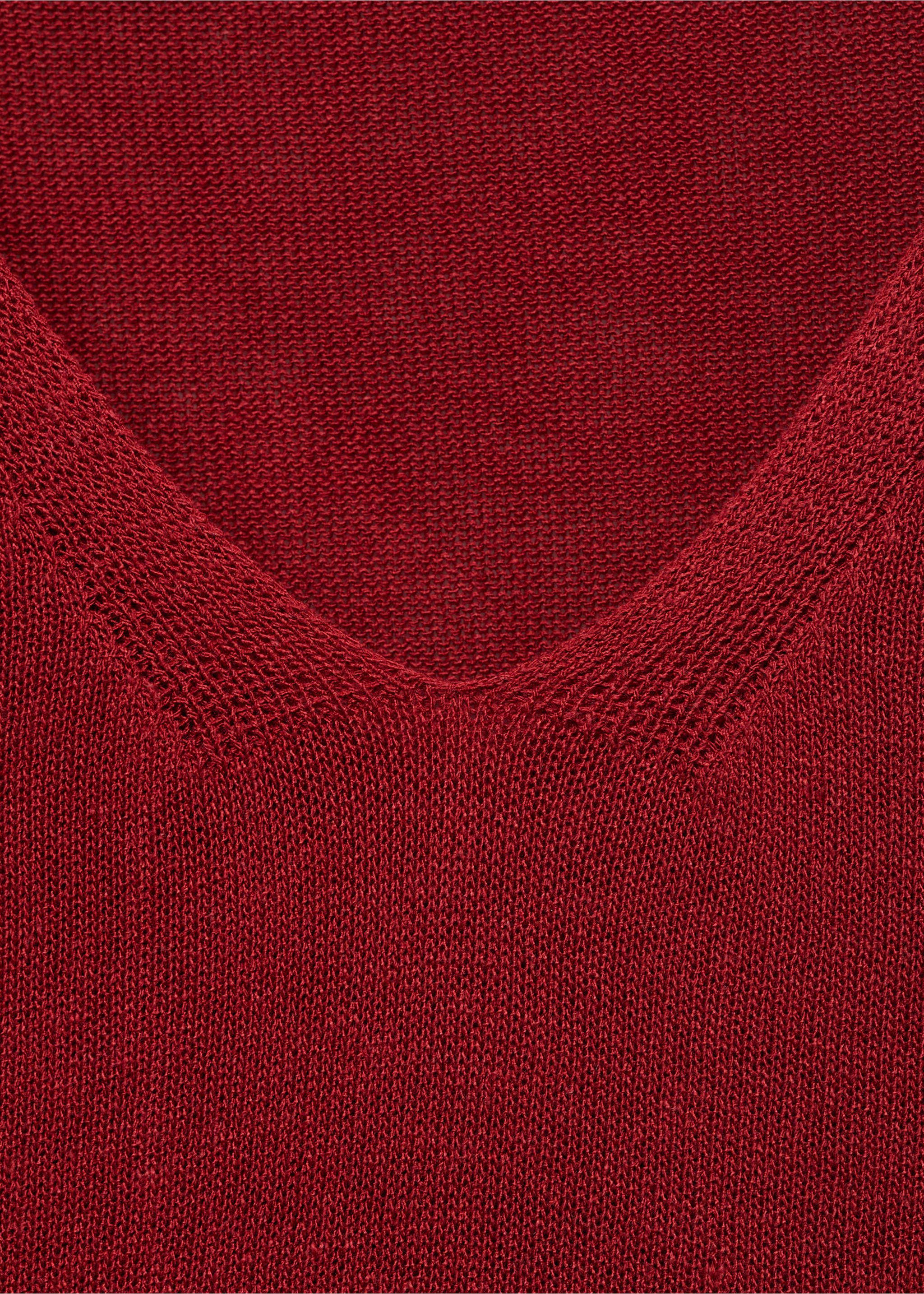 V-neck knit top - Details of the article 8, Red. Ref: 17011220-00.