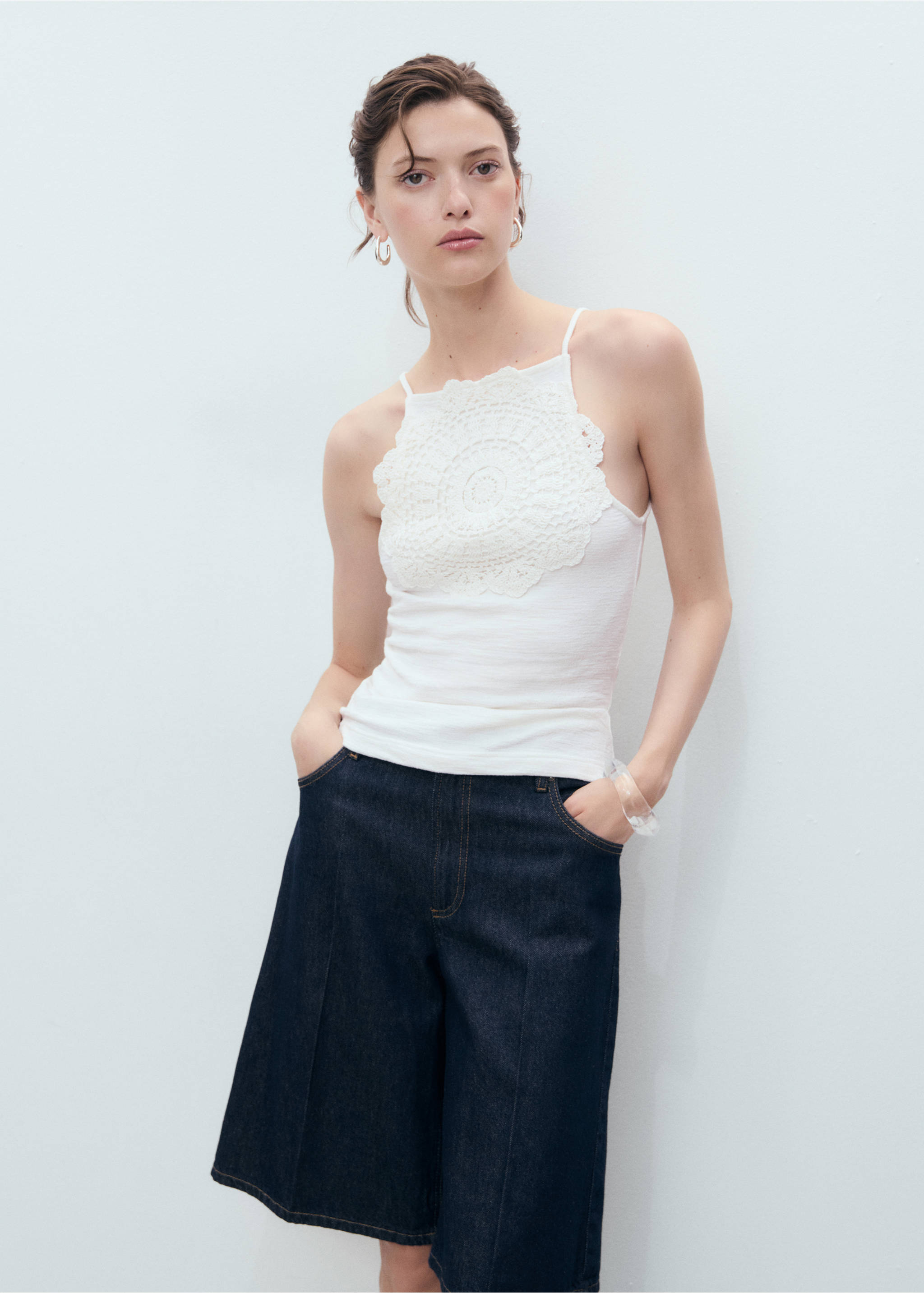 Crochet appliqué top - Medium plane, Off White. Ref: 17011223-00.