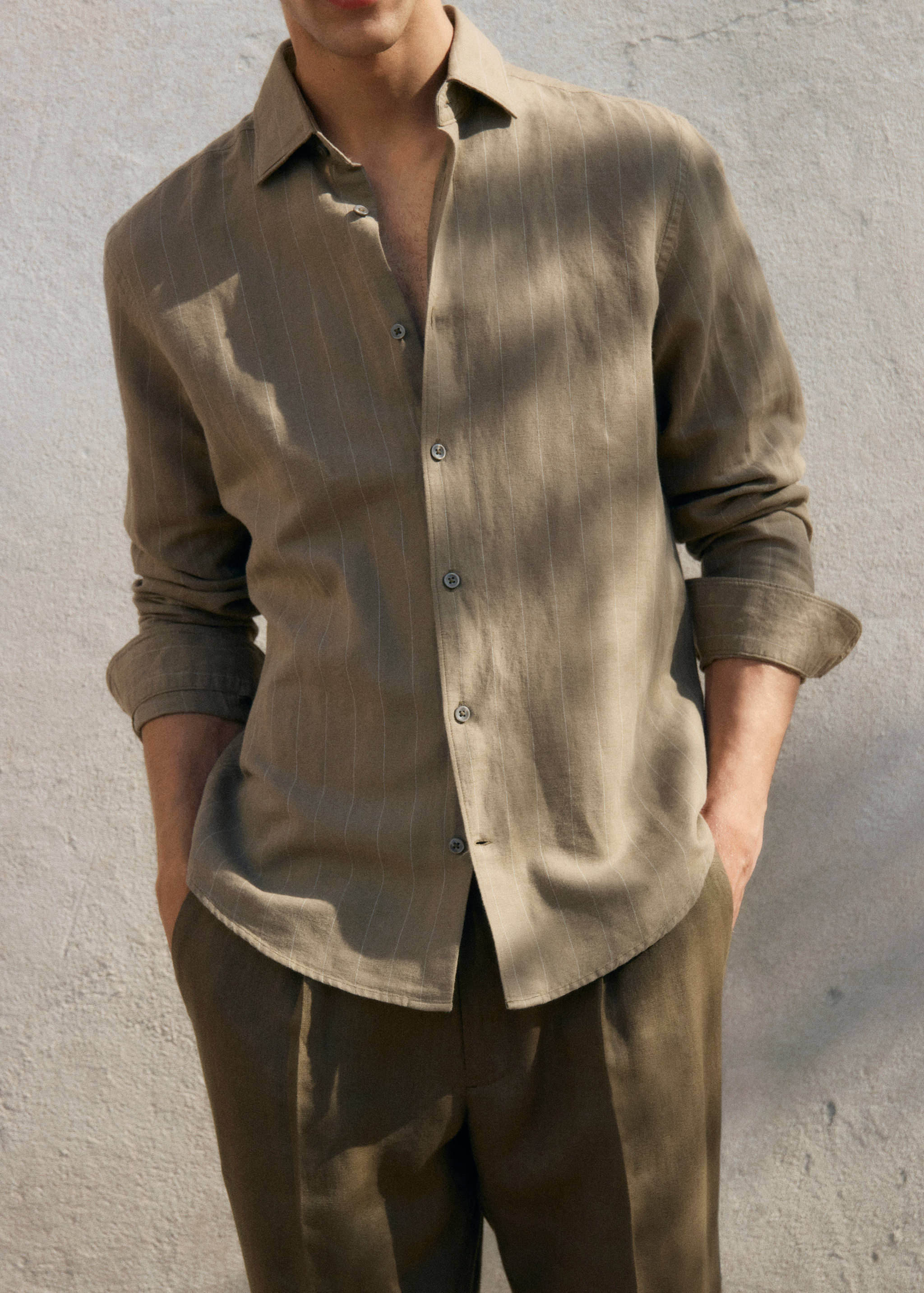 Linen pinstripe shirt - Details of the article 3