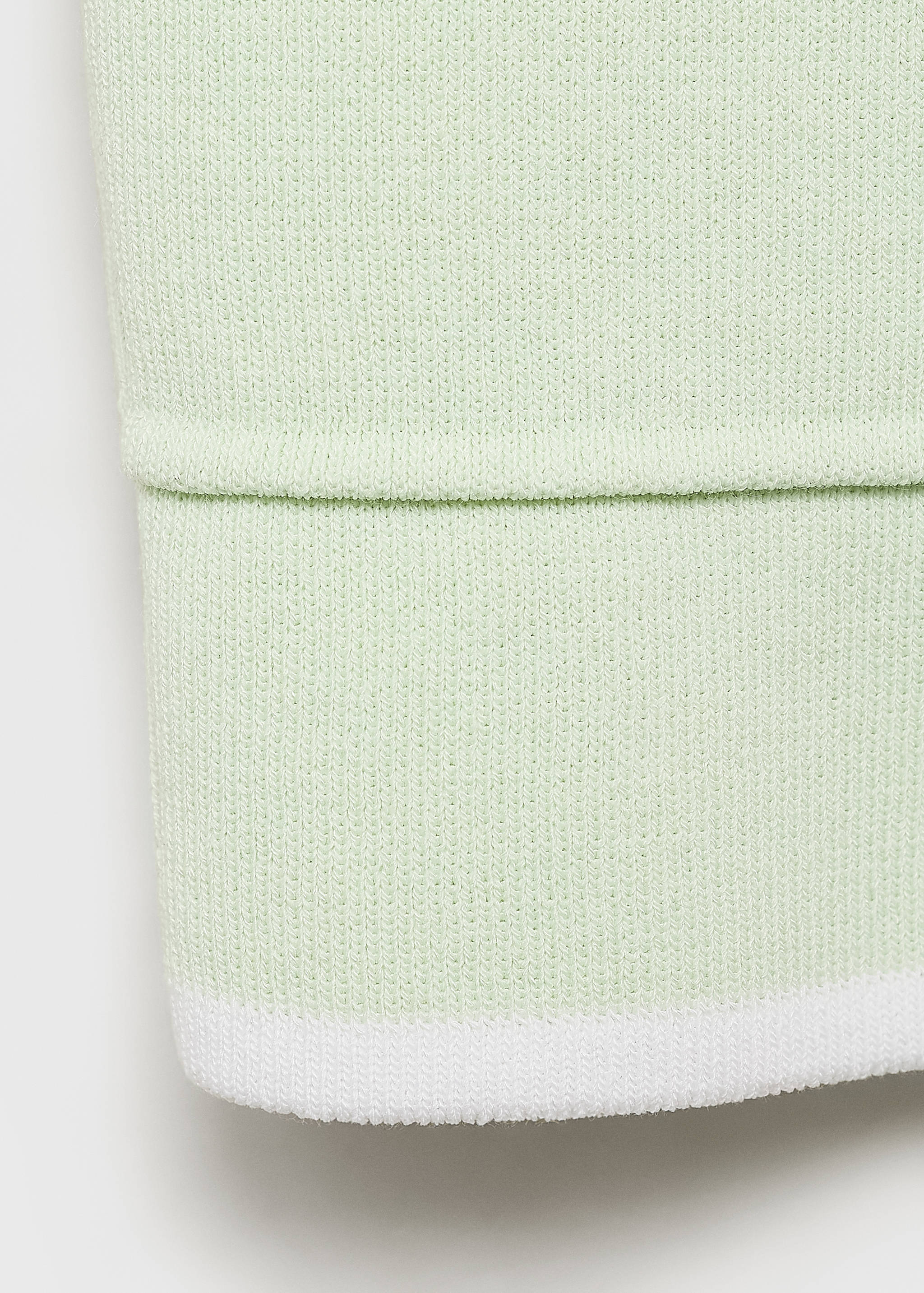 Knitted top with contrasting trim - Details of the article 0