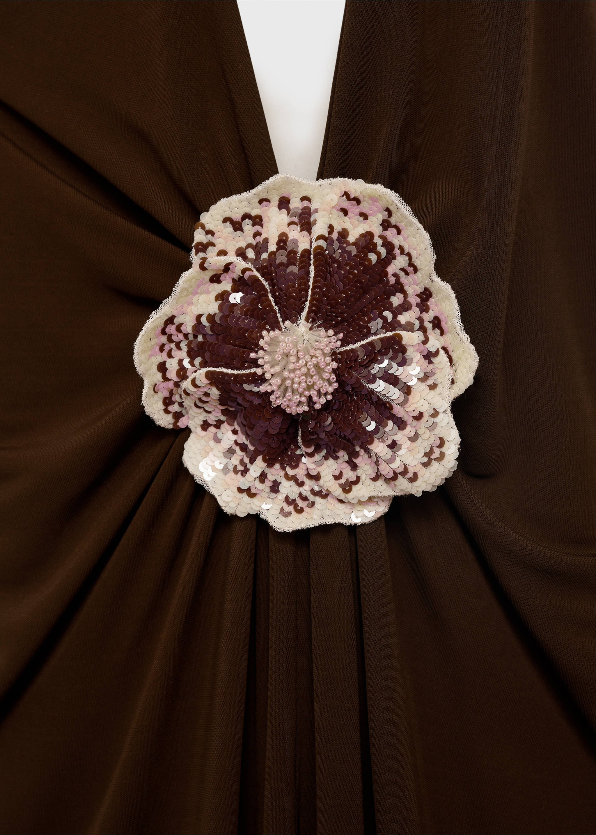 Halter dress with flower detail - Details of the article 8, Brown. Ref: 17011267-00.