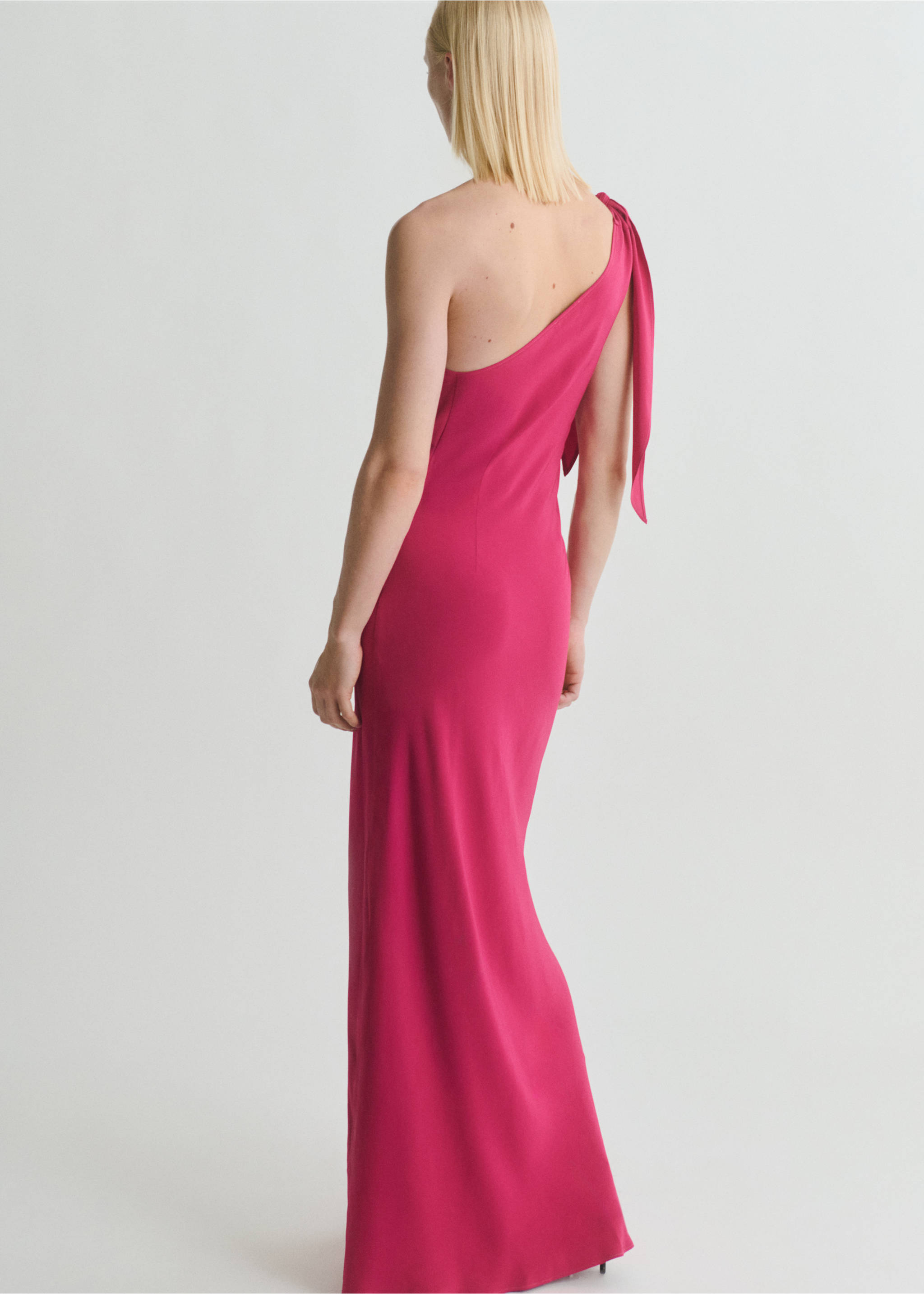 Asymmetrical dress with knot strap - Details of the article 1, Strawberry. Ref: 17011268-00.