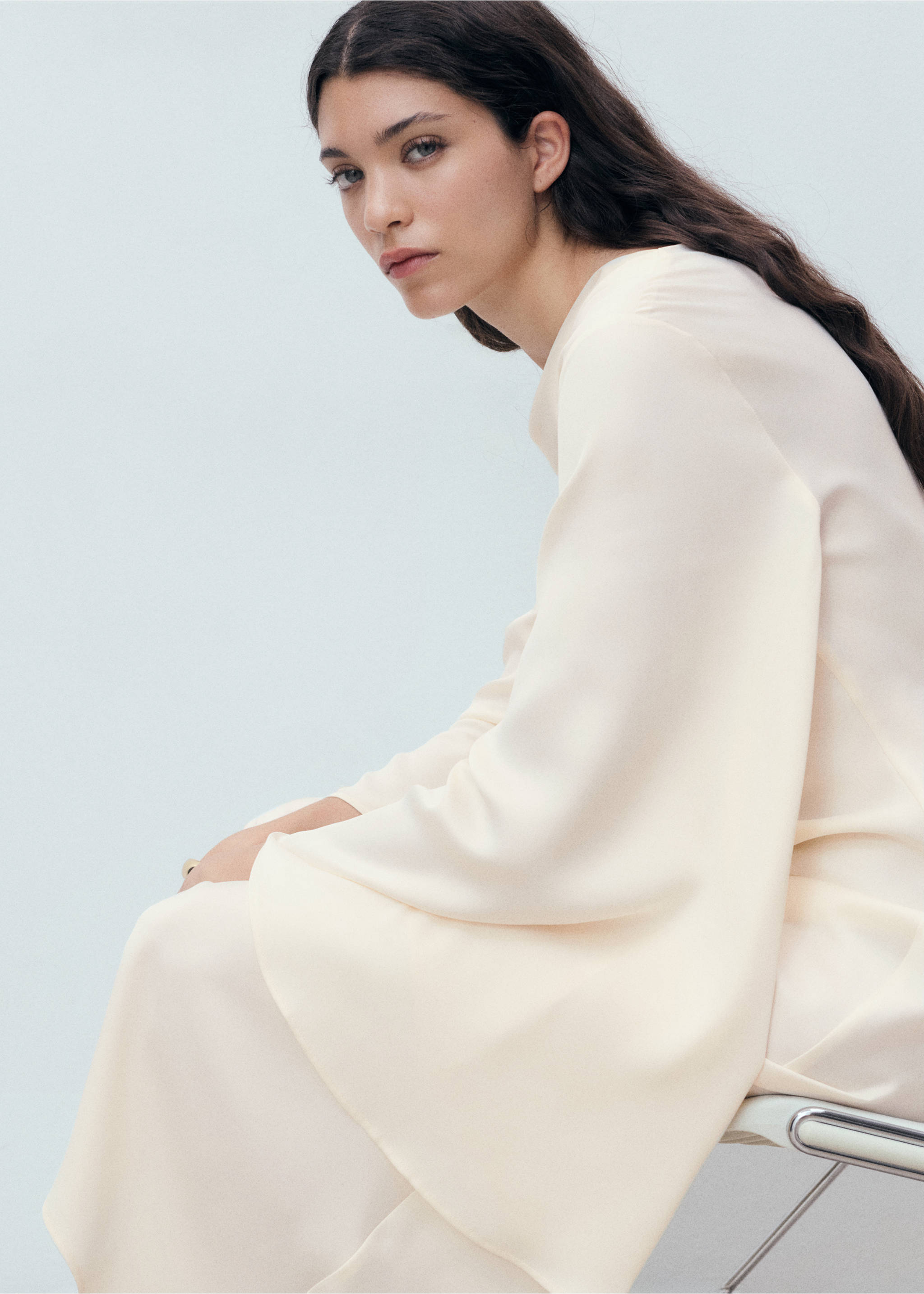 Long satin dress - Details of the article 2, Off White. Ref: 17011269-00.