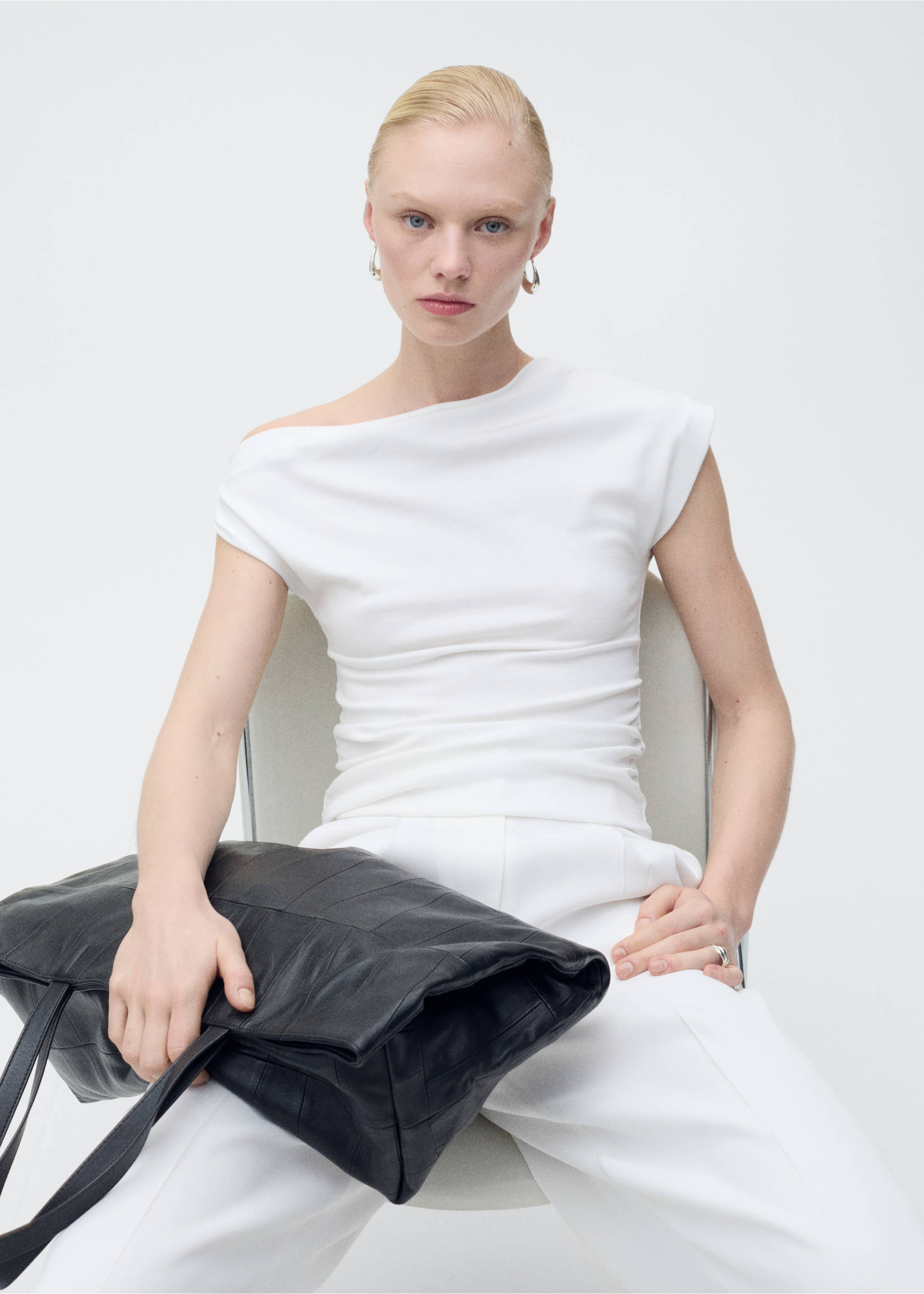 Cotton top with asymmetrical neckline - Details of the article 6, White. Ref: 17011291-00.