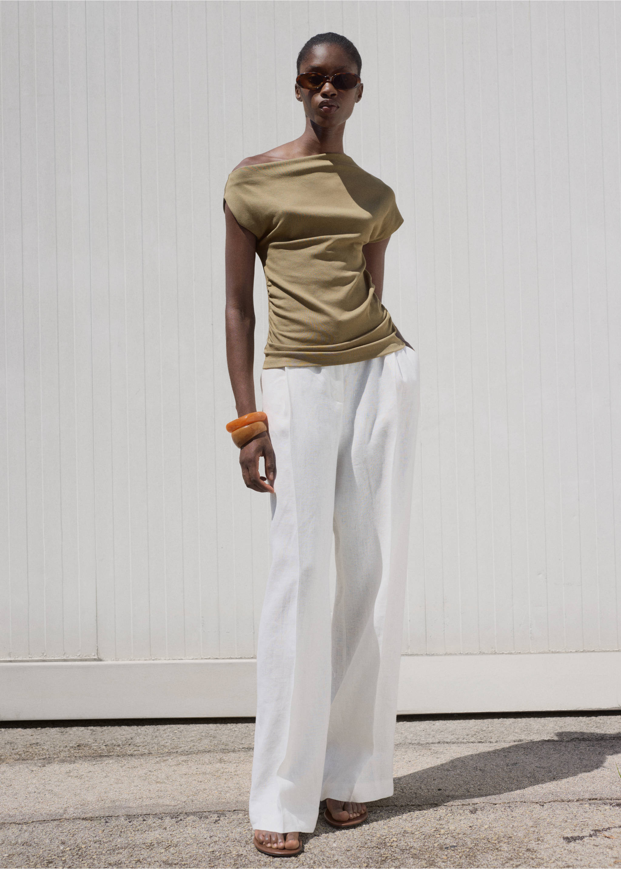 Cotton top with asymmetrical neckline - General plane, Khaki. Ref: 17011291-00.