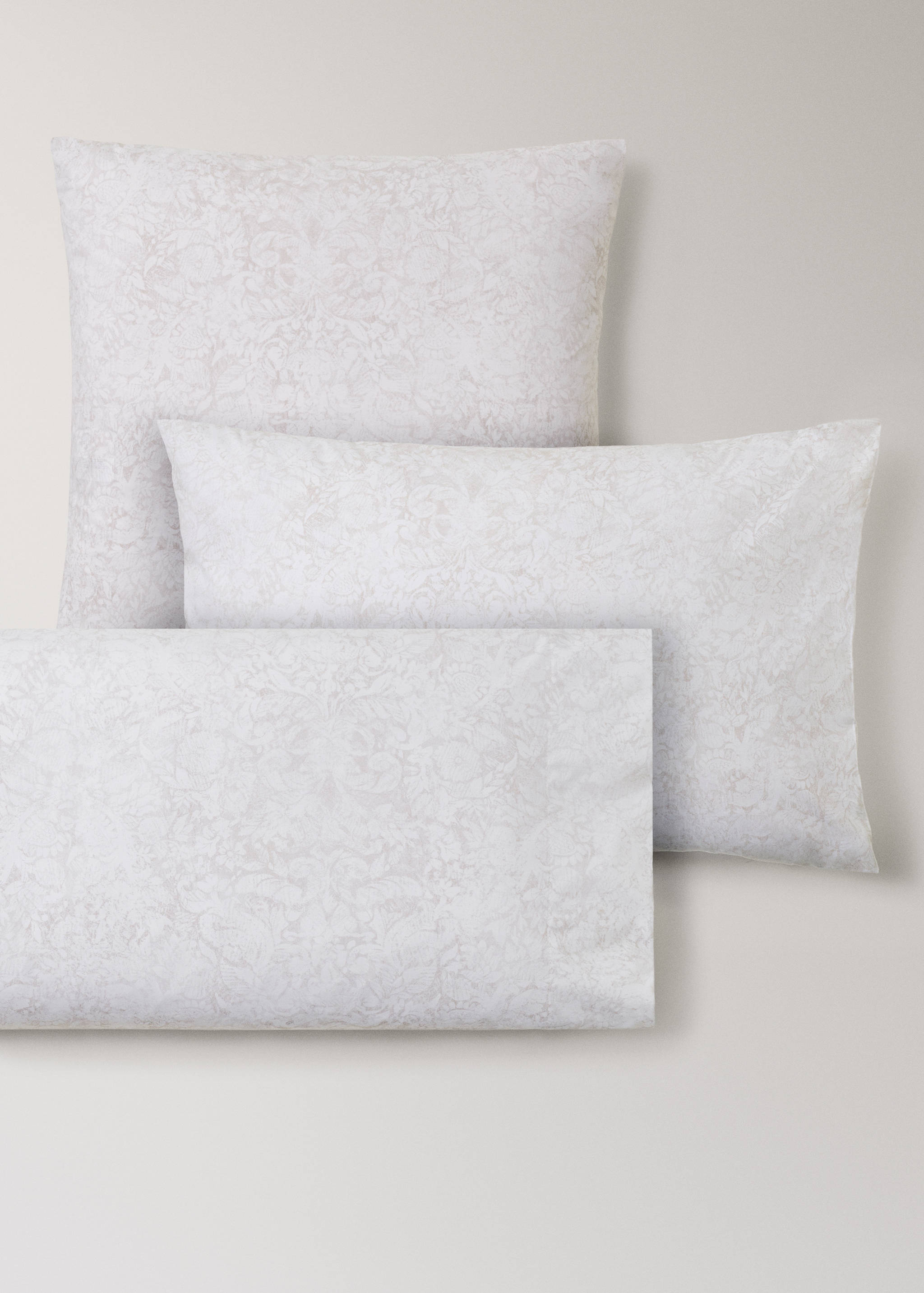 Two percale cotton pillowcases with a blurred floral print 60x60 cm - Details of the article 4