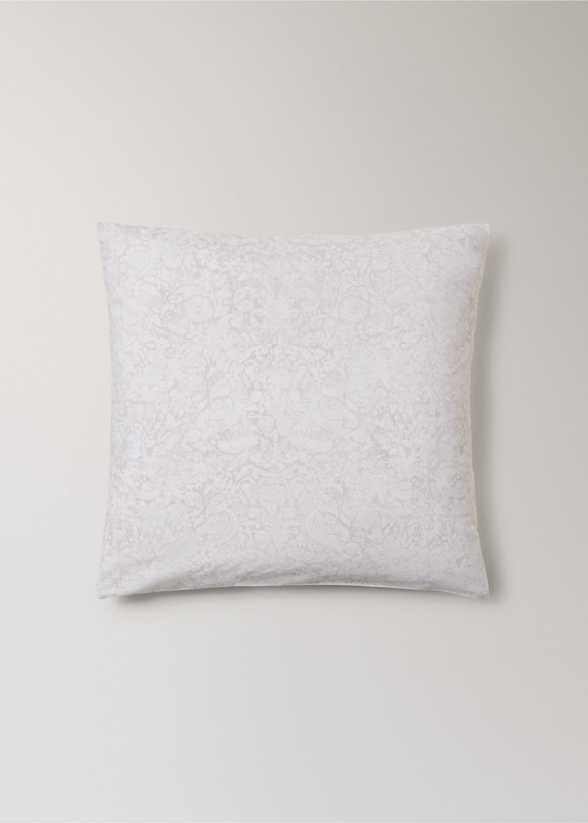Two percale cotton pillowcases with a blurred floral print 60x60 cm - Article without model, Beige. Ref: 17011587-00.