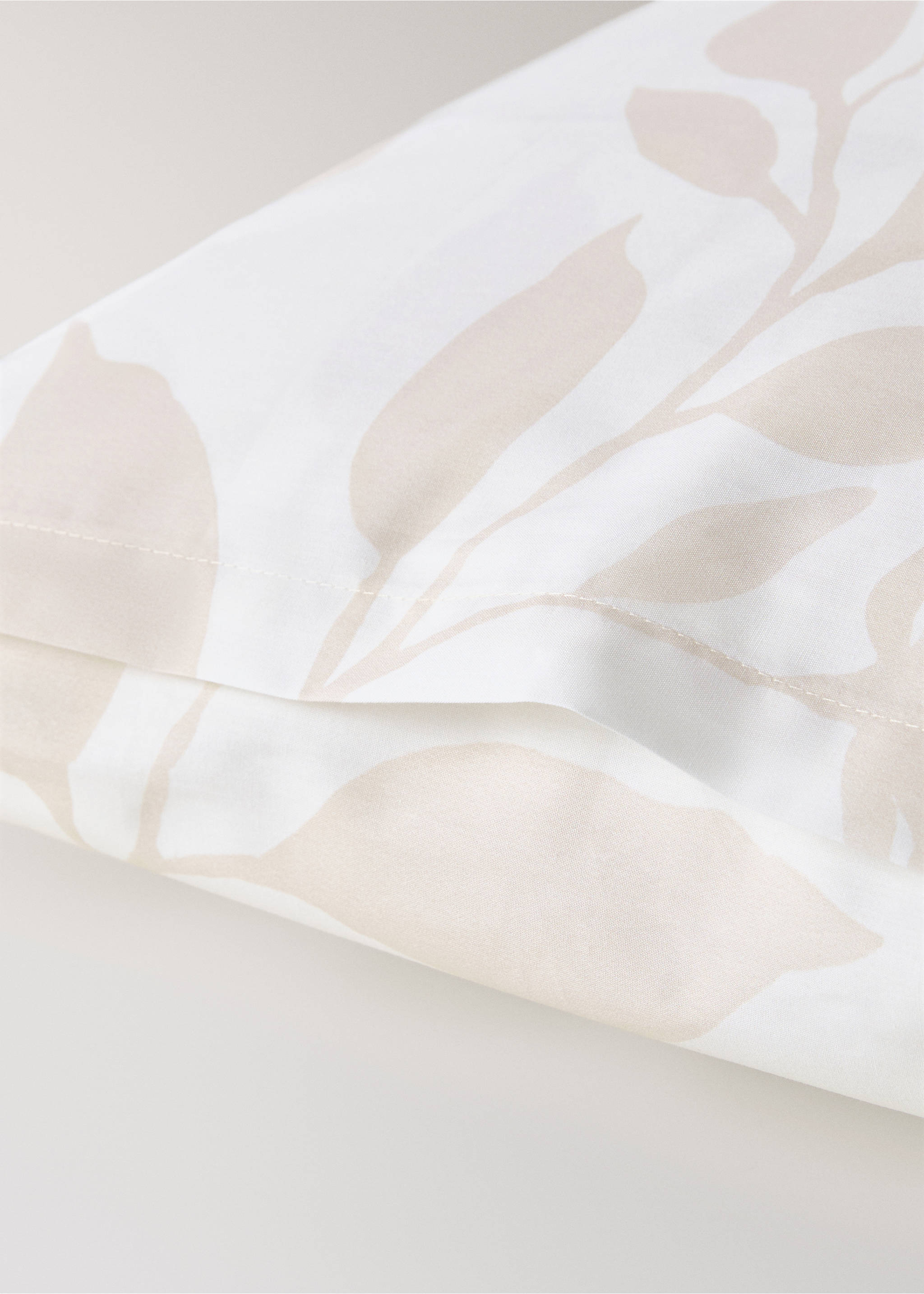 Two percale cotton floral-print pillowcases 50x75 cm - Details of the article 3, Vanilla. Ref: 17011589-00.