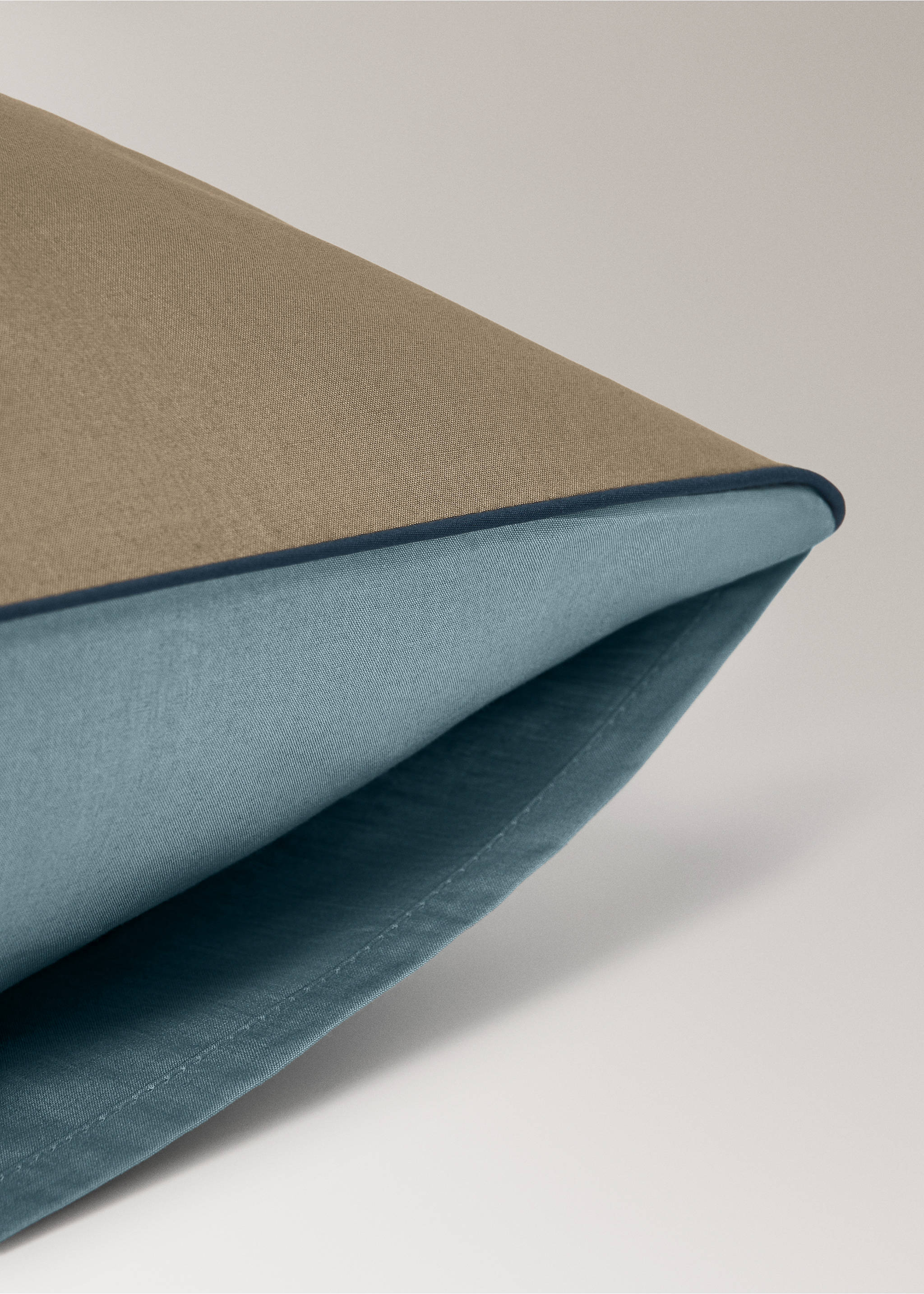 Reversible percale cotton pillowcase with contrasting piping 50x75 cm - Details of the article 2, Blue. Ref: 17011592-00.