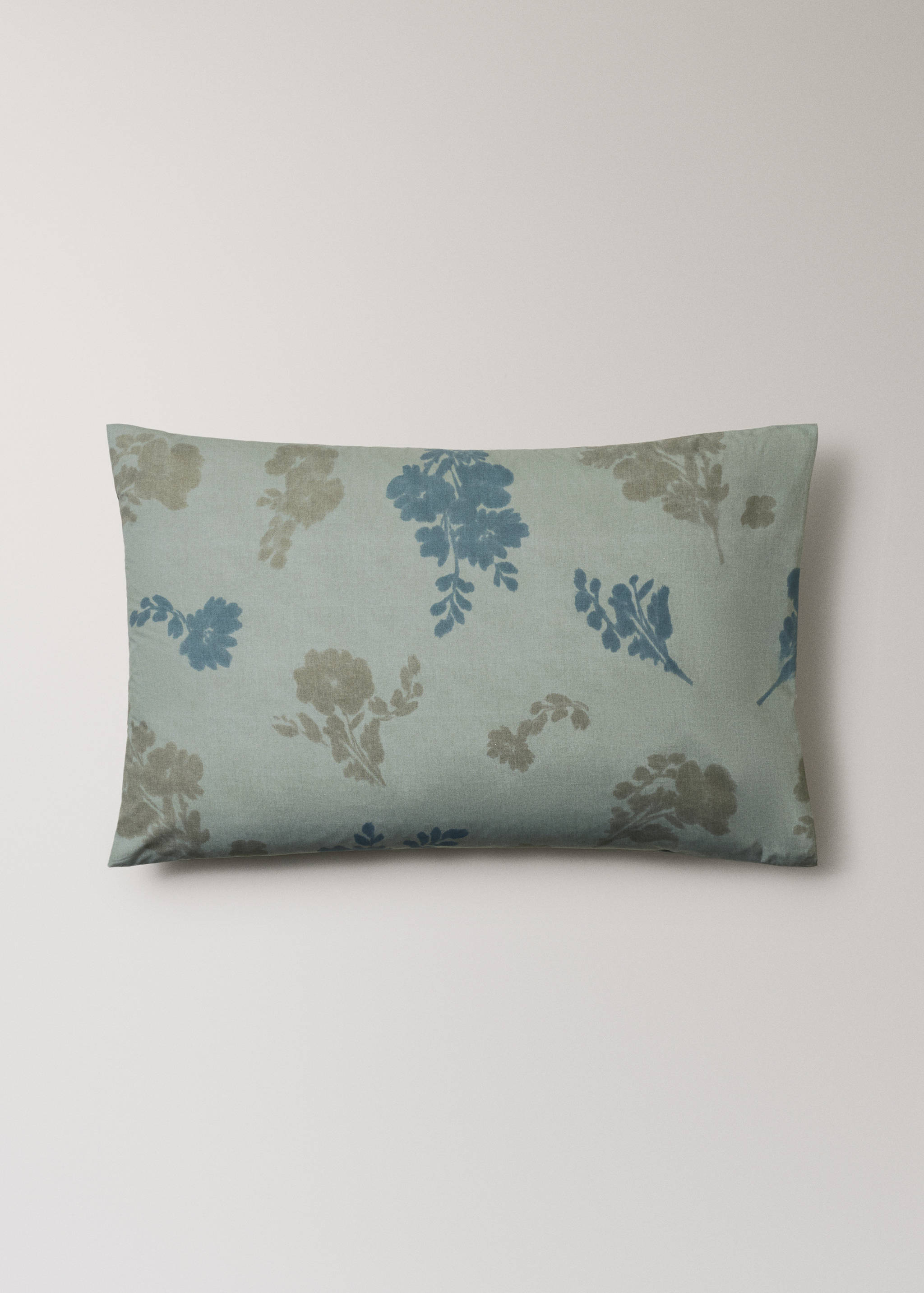 Two 200-thread count percale cotton diffused floral-print pillowcases 50x75 cm - Article without model