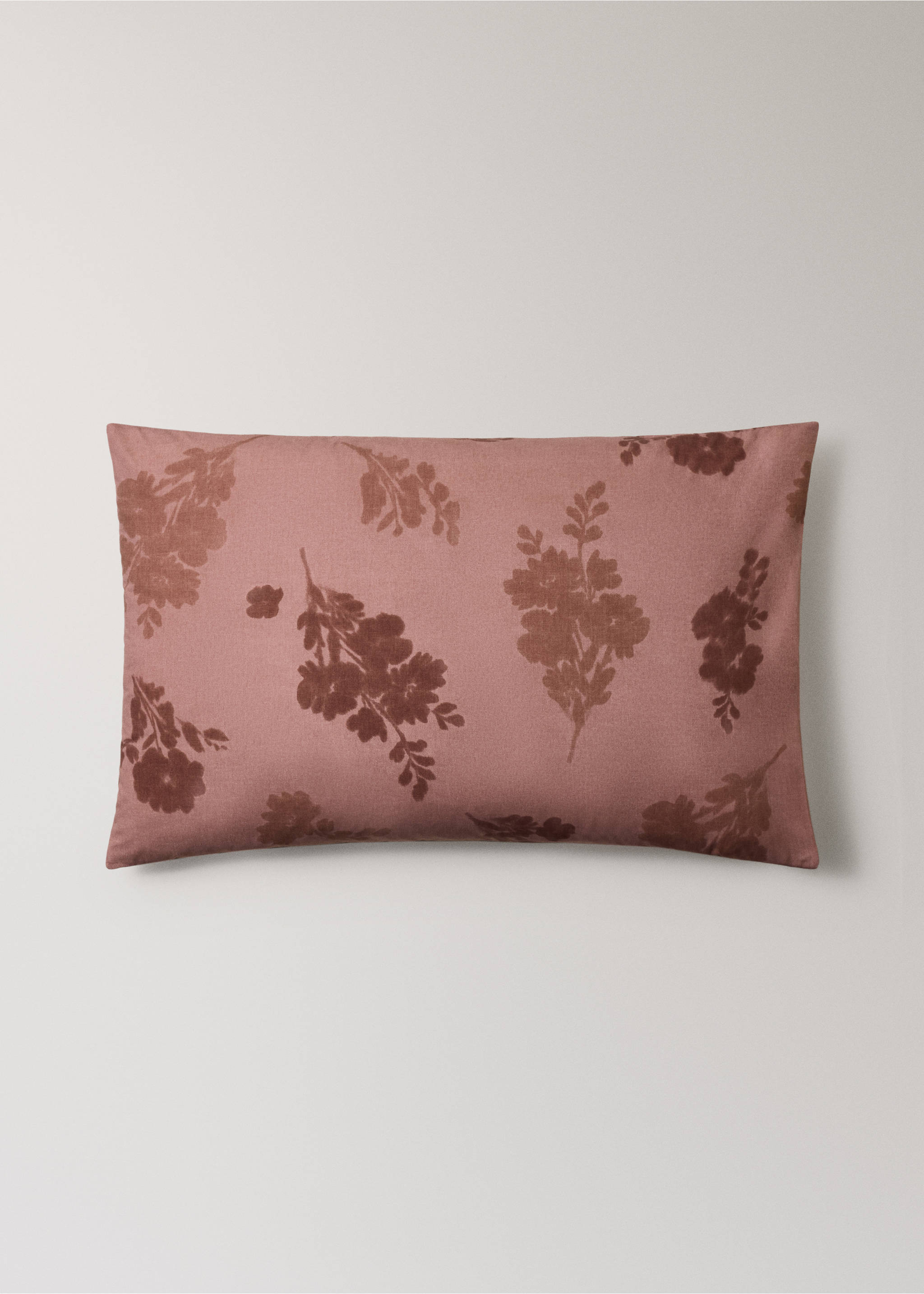 Two 200-thread count percale cotton diffused floral-print pillowcases 50x75 cm - Article without model, Medium Pink. Ref: 17011612-00.