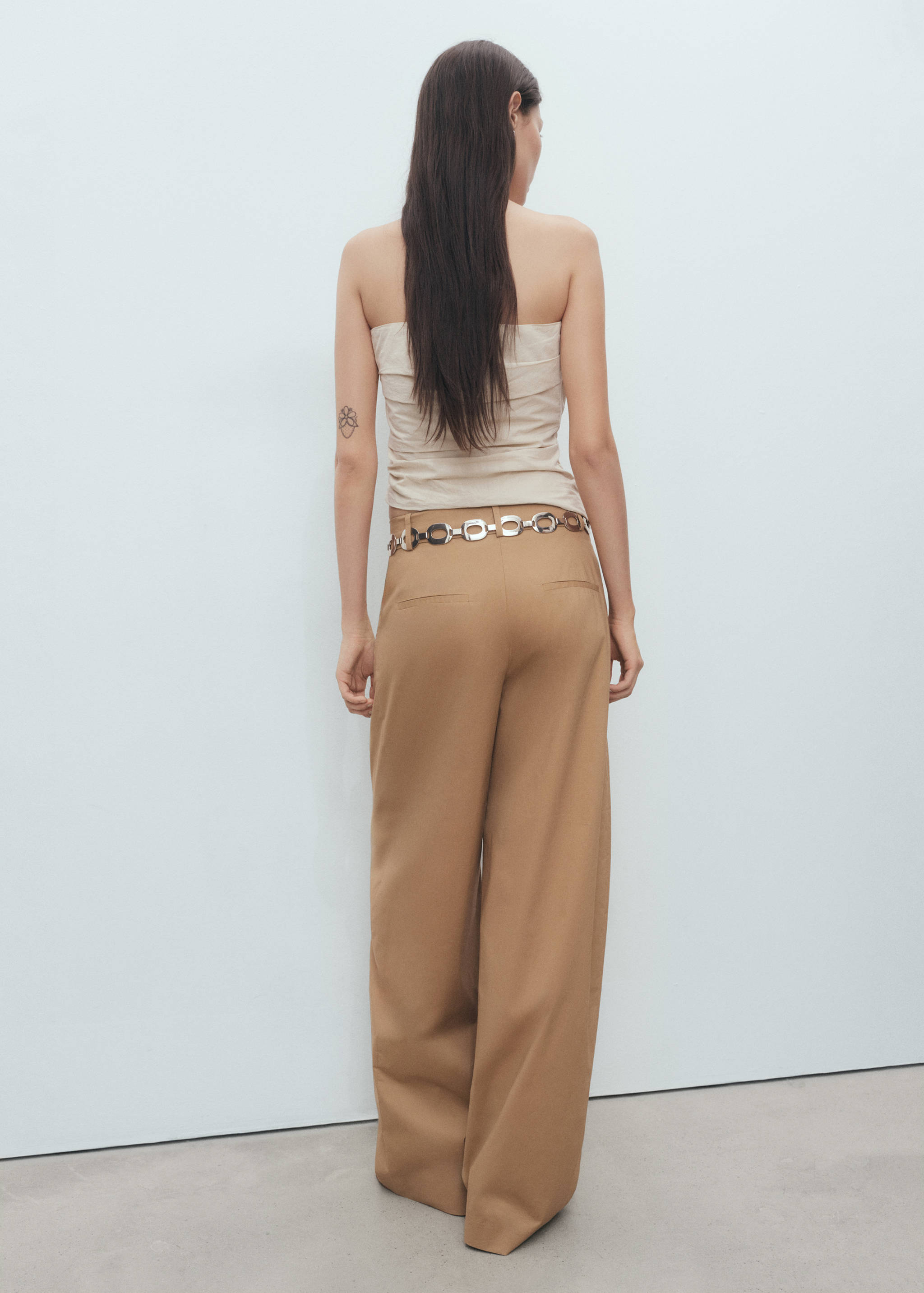 Mid-rise wide leg trousers - Reverse of the article