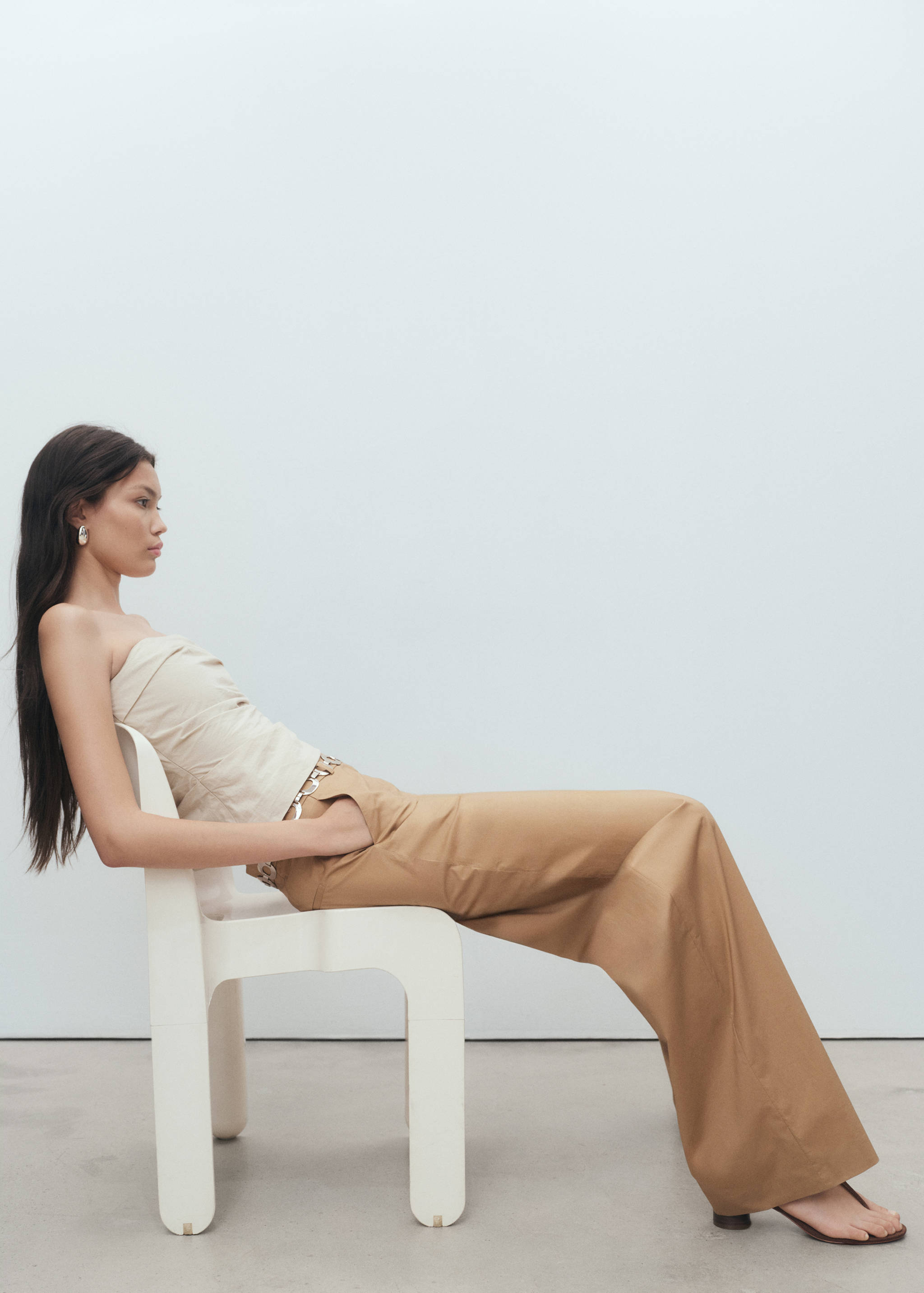 Mid-rise wide leg trousers - Details of the article 2