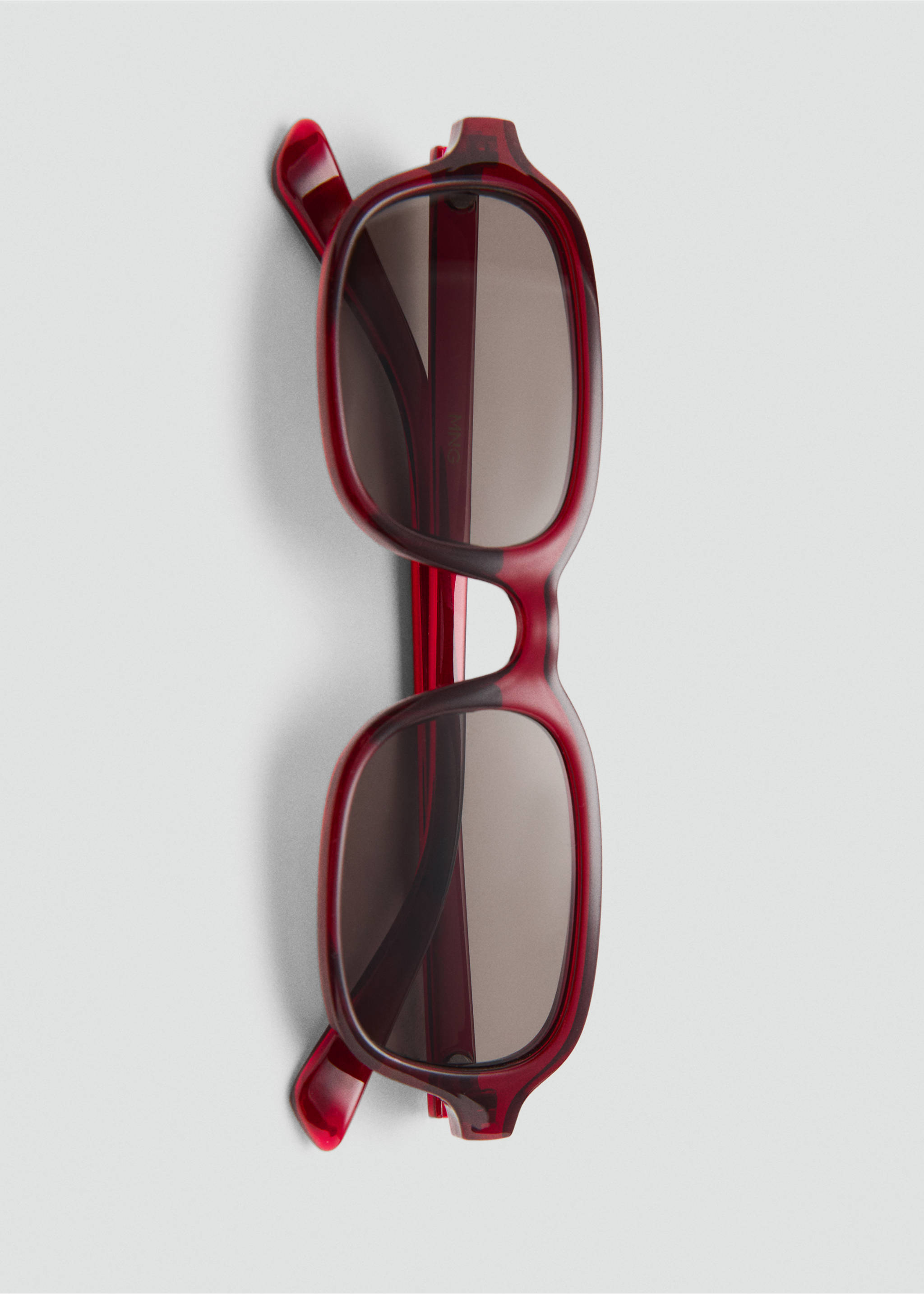 Rectangular-frame sunglasses - Details of the article 2, Red. Ref: 17012543-00.