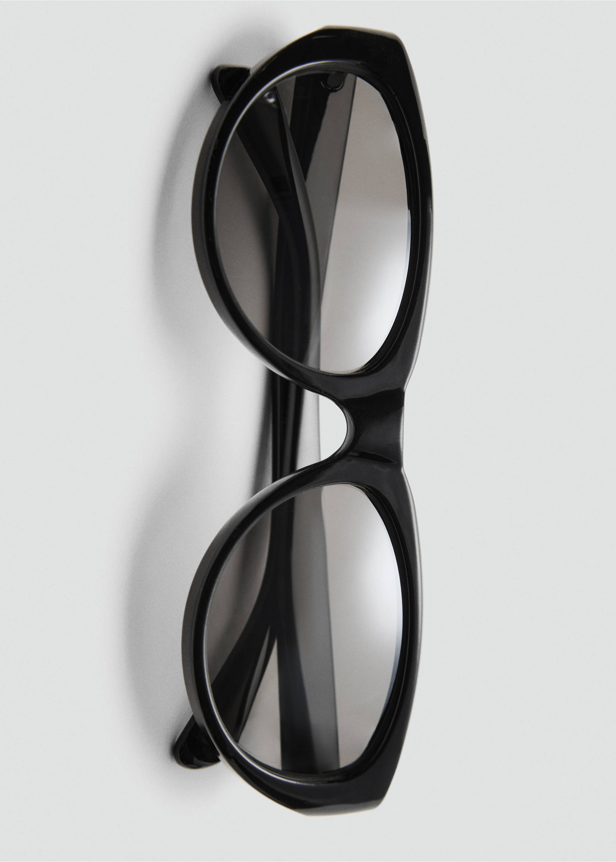 Cat-eye sunglasses - Details of the article 2, Black. Ref: 17012544-00.