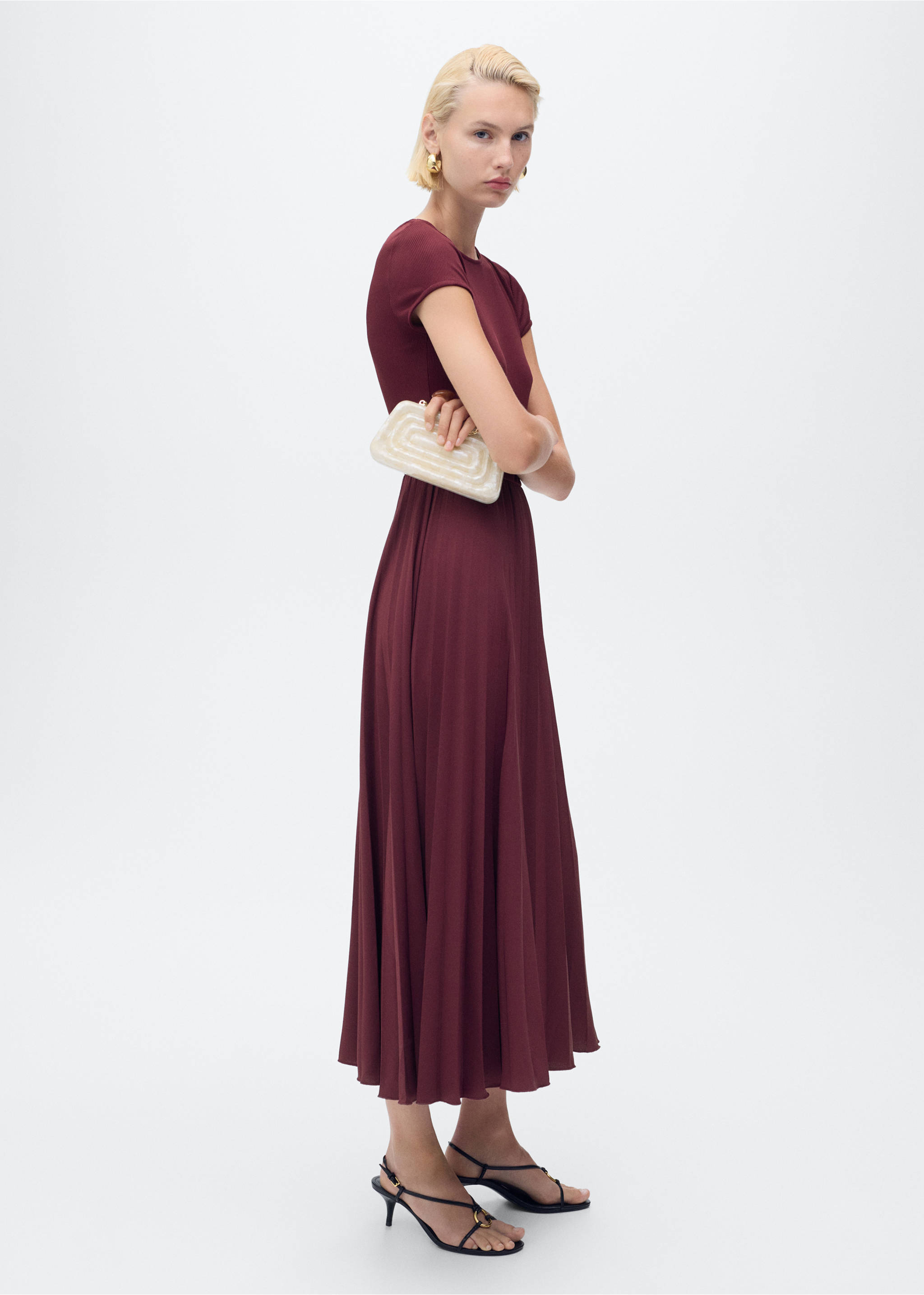 Robe plissée combinée - Plan général, Bordeaux. Ref: 17012547-00.