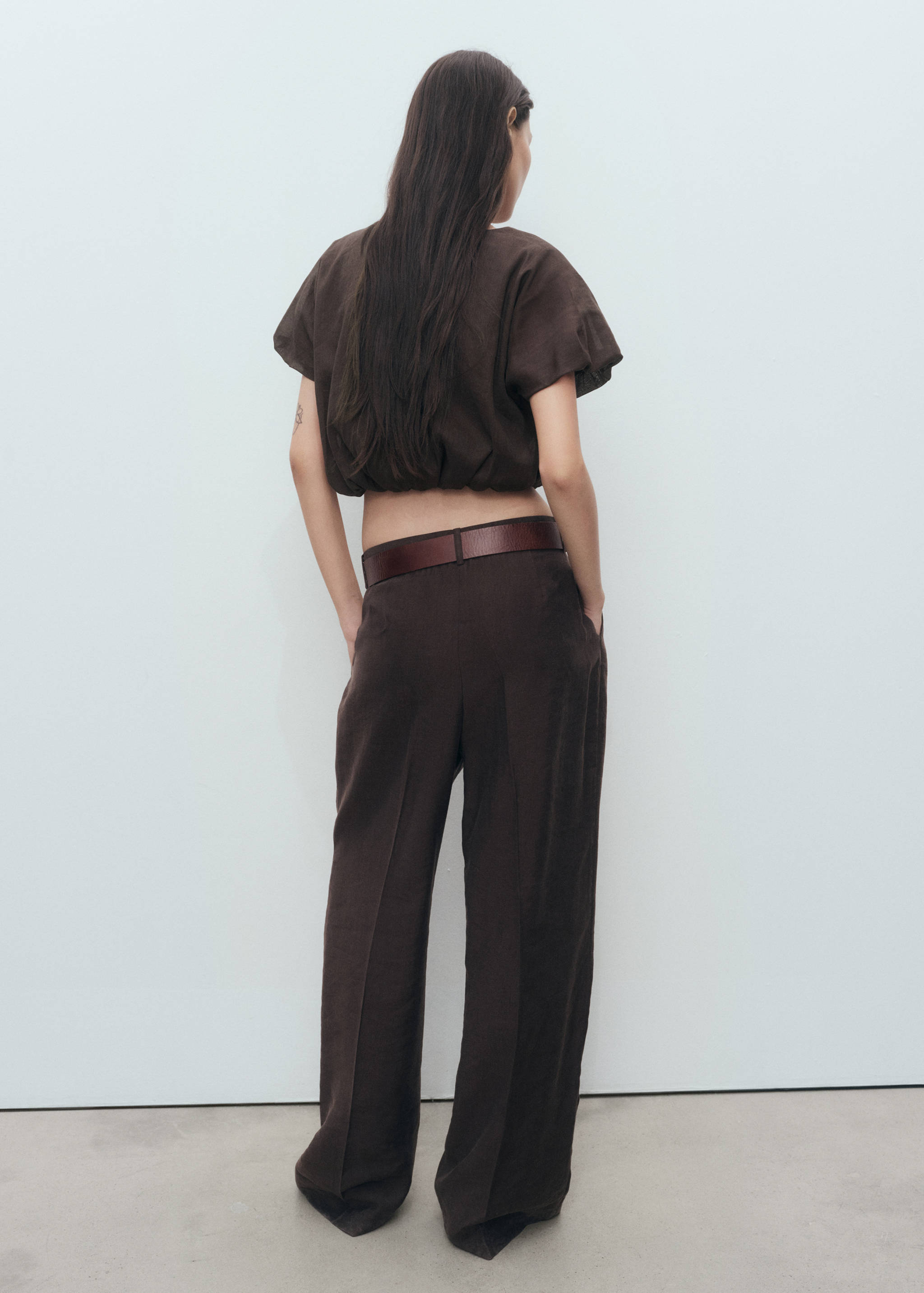 Ramie cropped balloon blouse - Reverse of the article