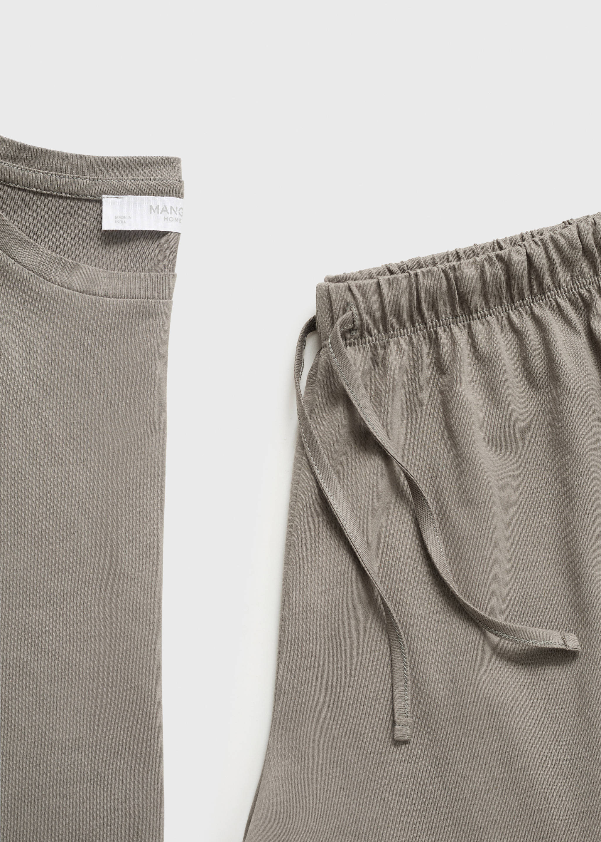 Cotton two-piece short-sleeved pyjamas - Details of the article 0