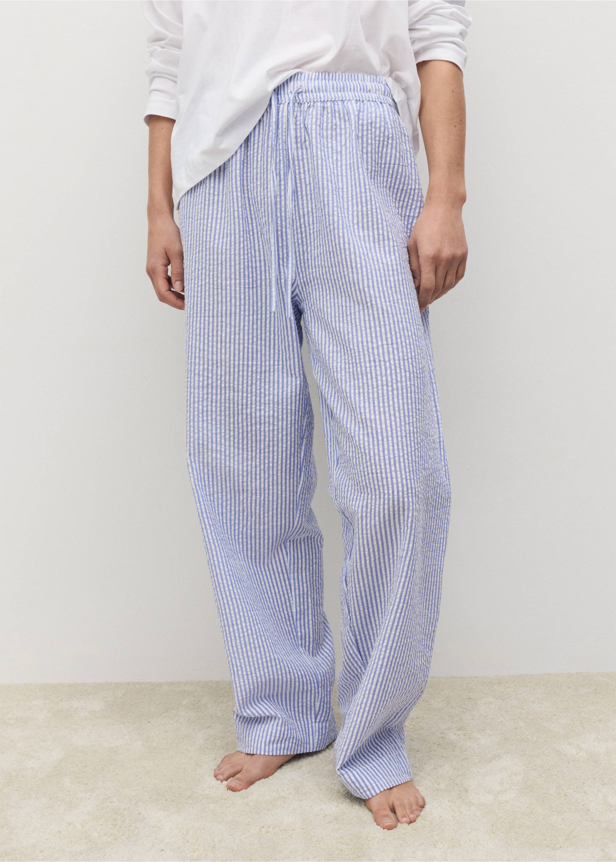 Pijama dos piezas raya seersucker - Detalle del artículo 2, Azul porcelana. Ref: 17012905-00.