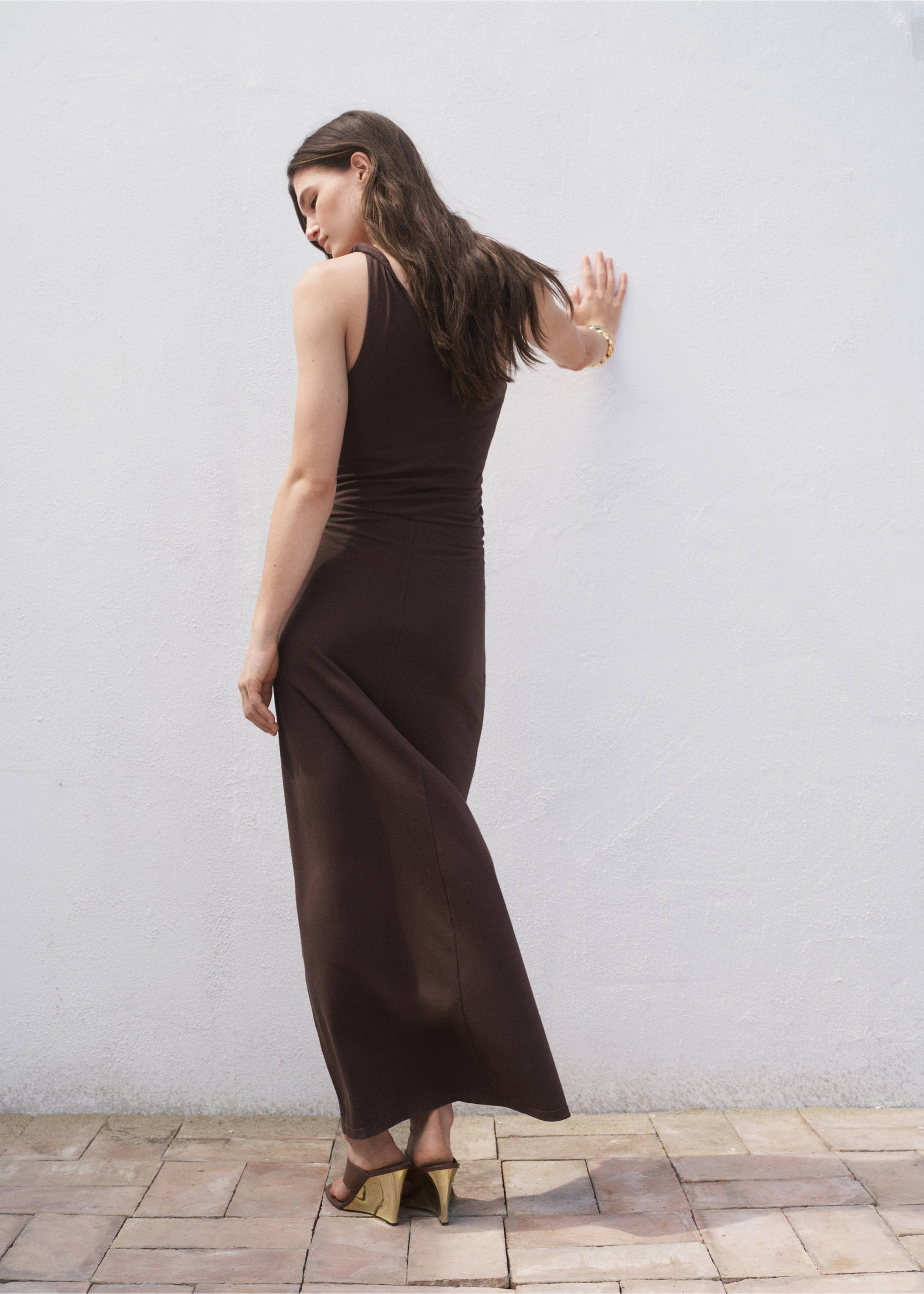 Asymmetrical dress with gathered strap - Reverse of the article, Brown. Ref: 17012911-00.
