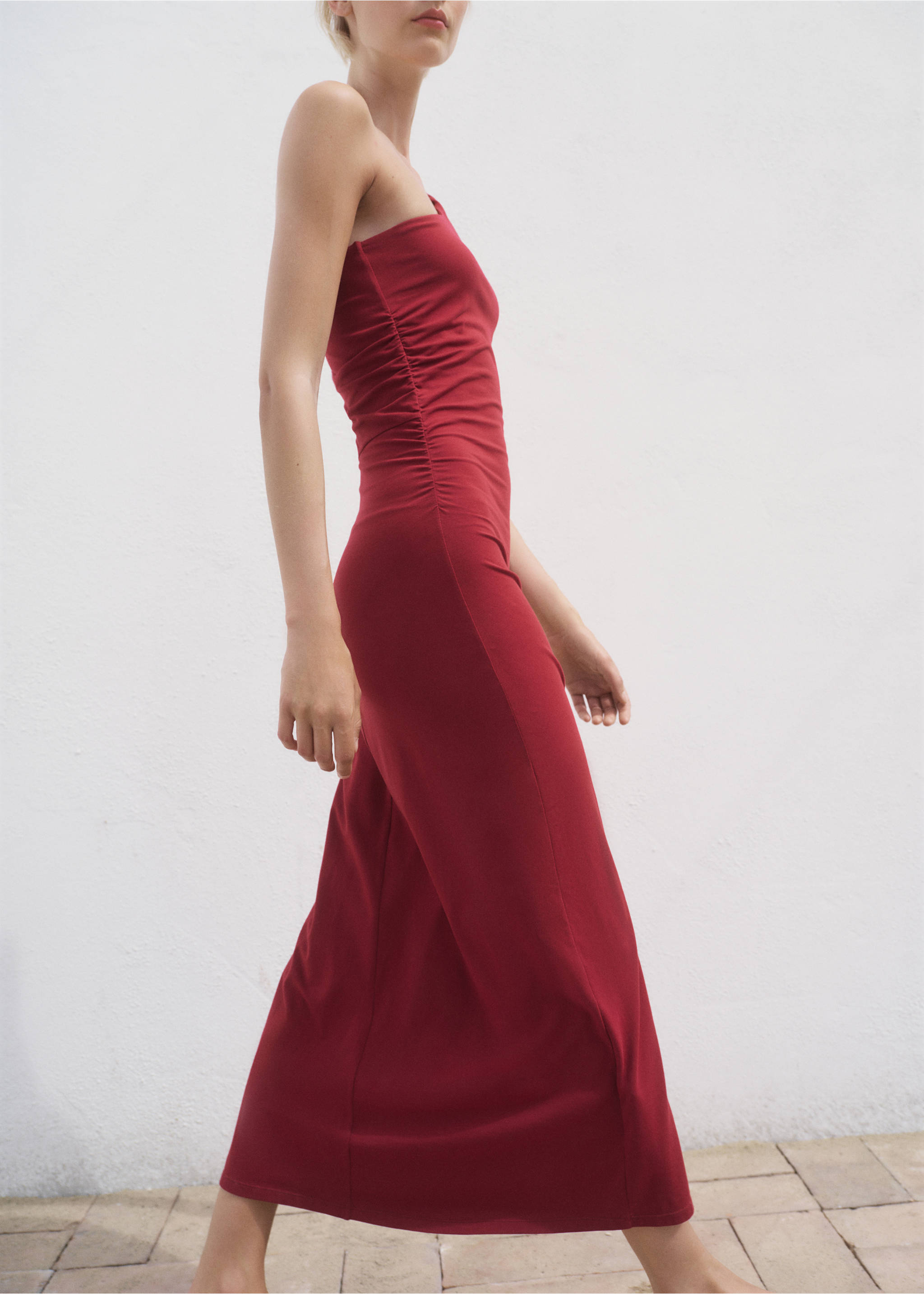 Asymmetrical dress with gathered strap - Medium plane, Burgundy. Ref: 17012911-00.