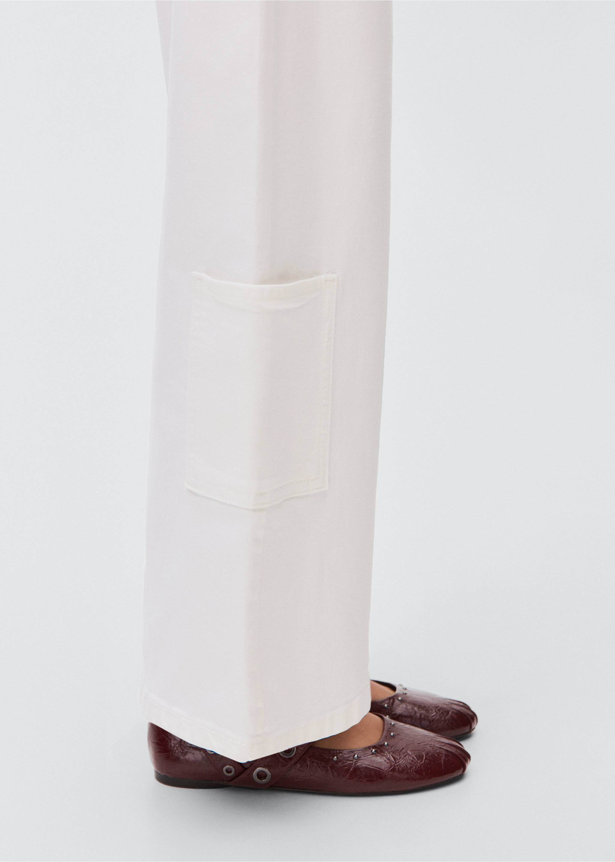 Wide leg jeans with buckle - Details of the article 6, Off White. Ref: 17012916-00.