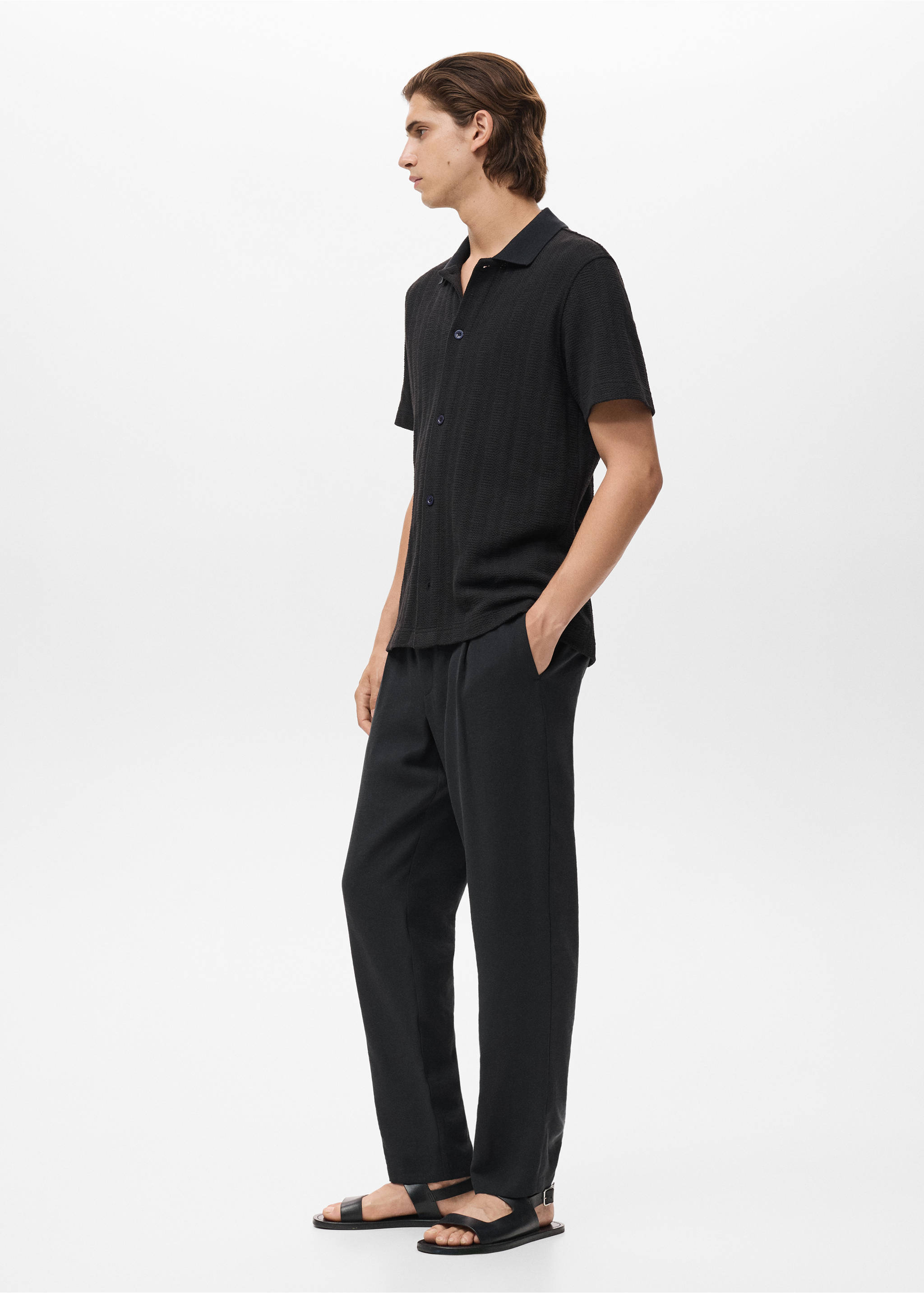 Straight-fit pleated trousers - Details of the article 2, Black. Ref: 17012920-00.