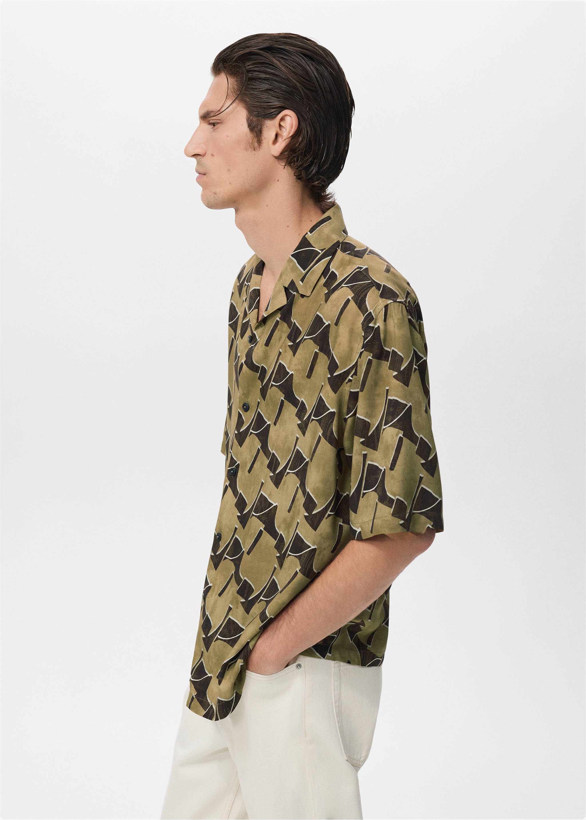 Flowy printed shirt - Details of the article 2, Ochre. Ref: 17012930-00.
