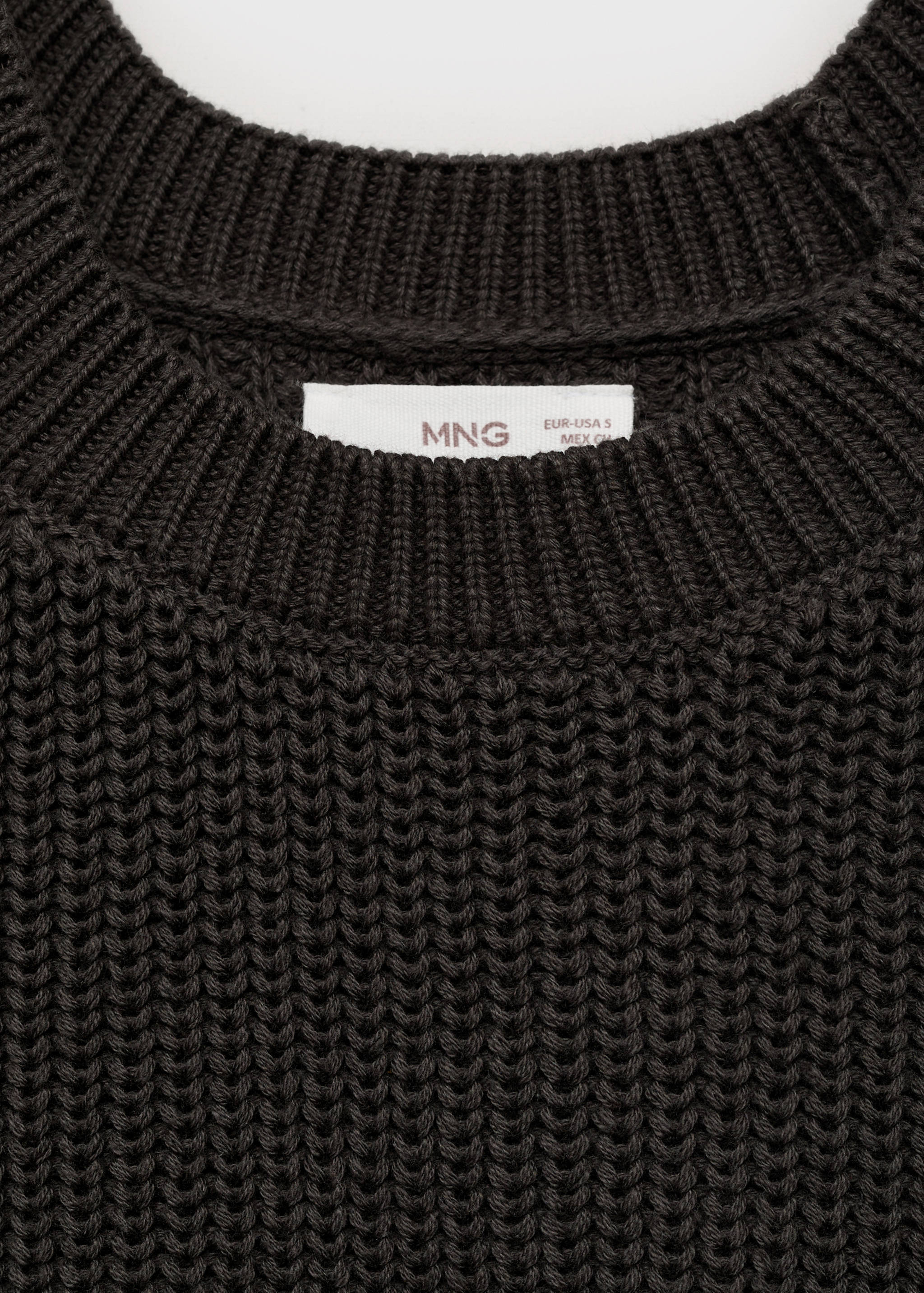 Sweater with cropped sleeves - Details of the article 0