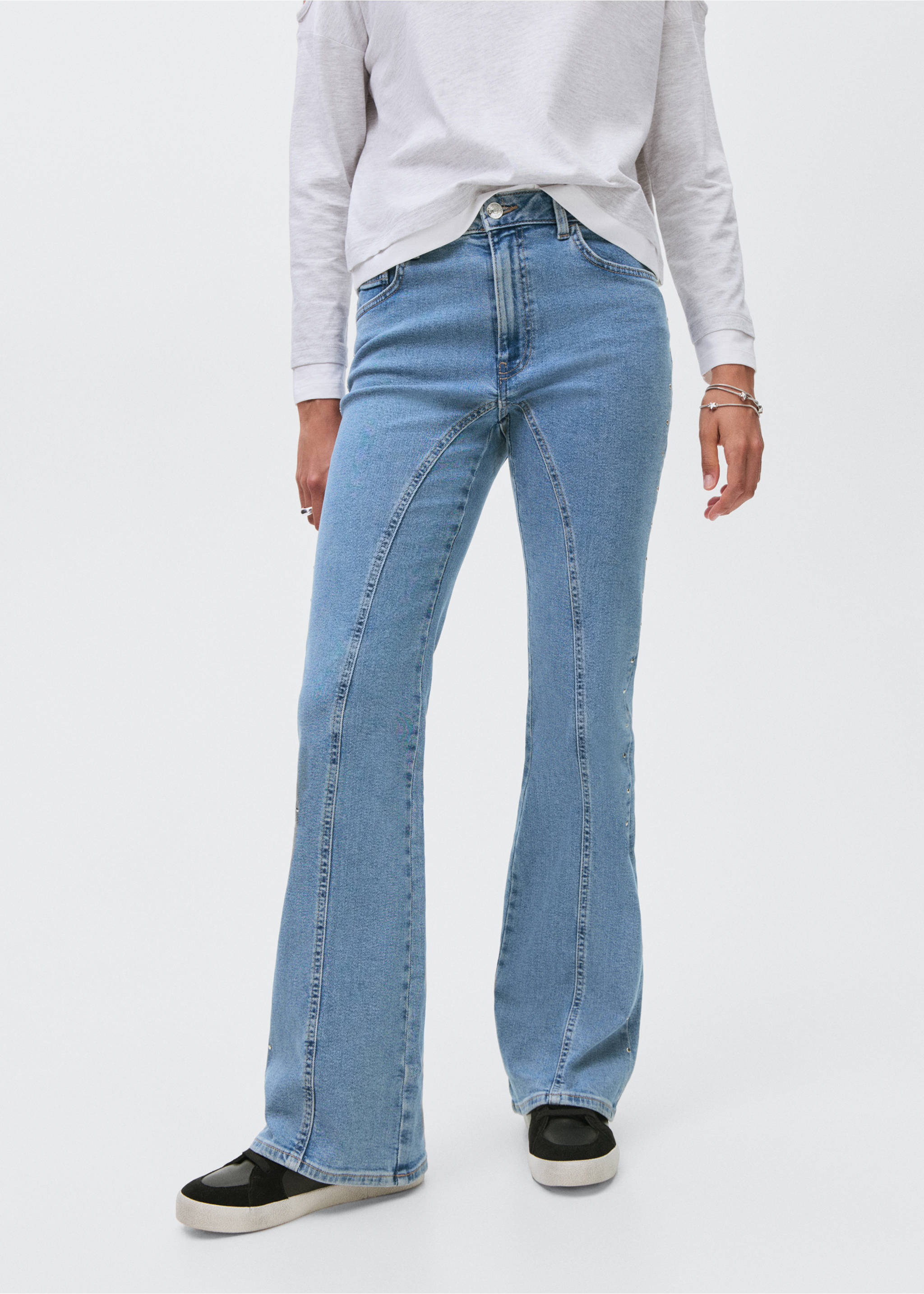 Flared Jeans mit Ziernähten - Mittlere Ansicht, Hellblau. Ref: 17013281-00.