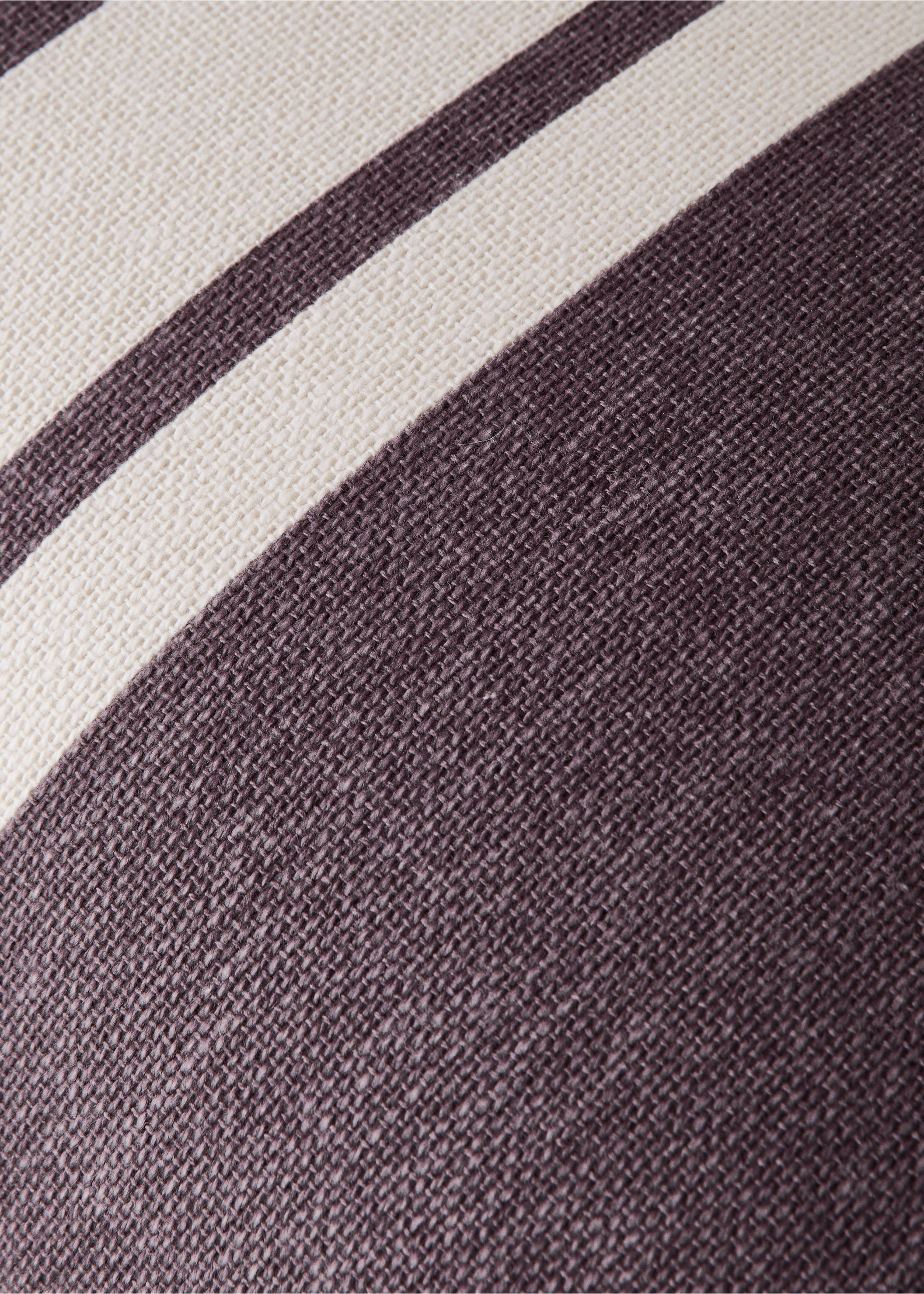 Cotton cushion cover with printed stripes 45x45 cm - Details of the article 3, Dark Red. Ref: 17013314-00.