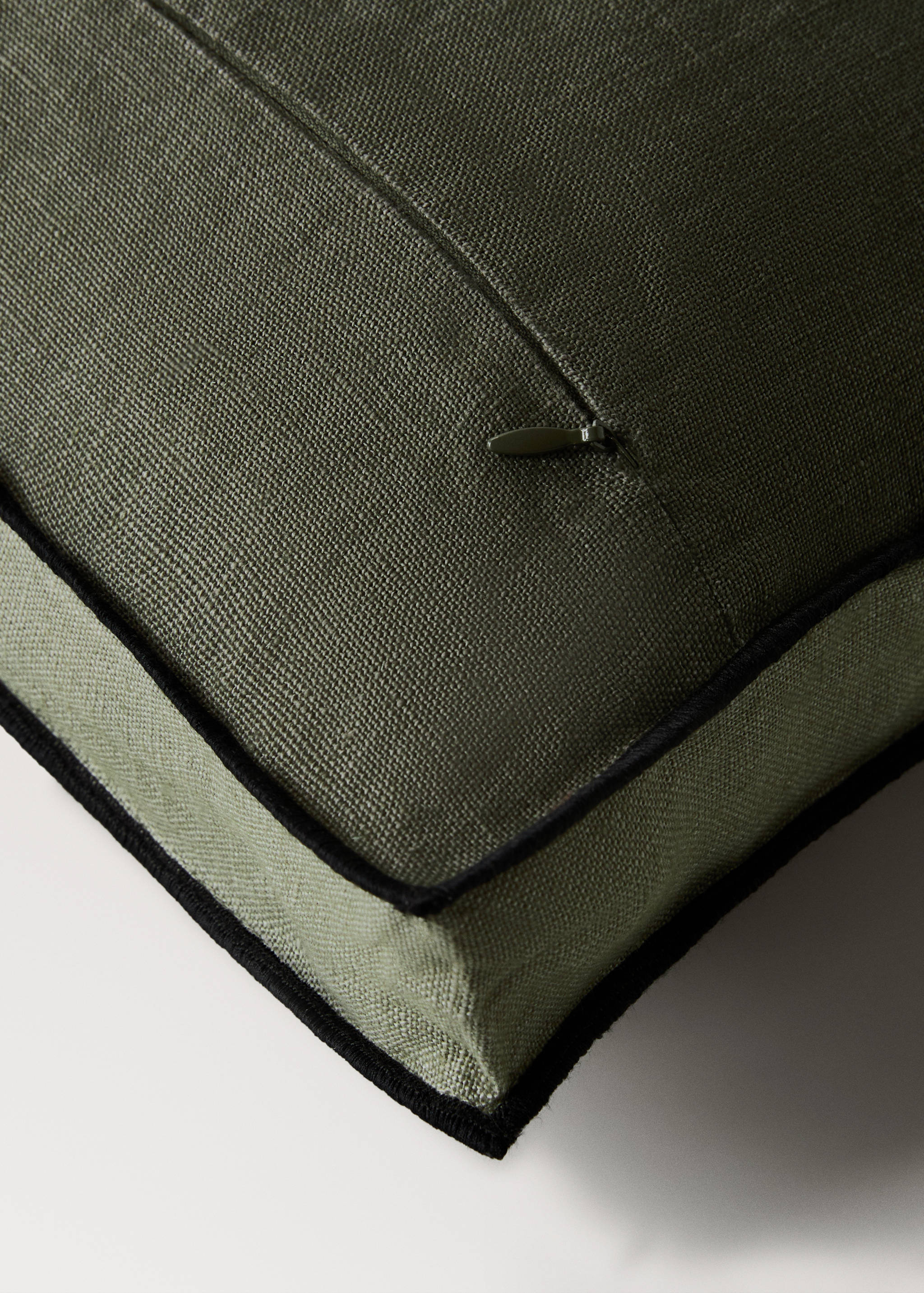 Two-tone linen cushion cover 45x45 cm - Details of the article 3